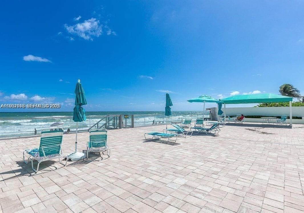 3725 Ocean Dr 3