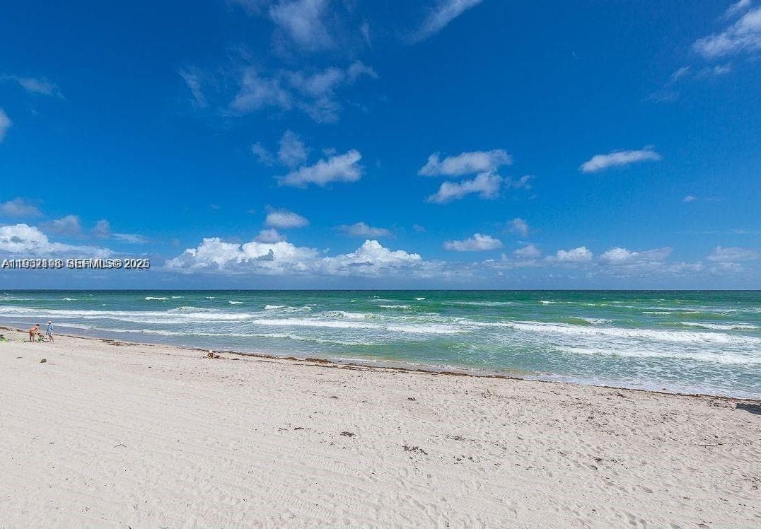 3725 Ocean Dr 1