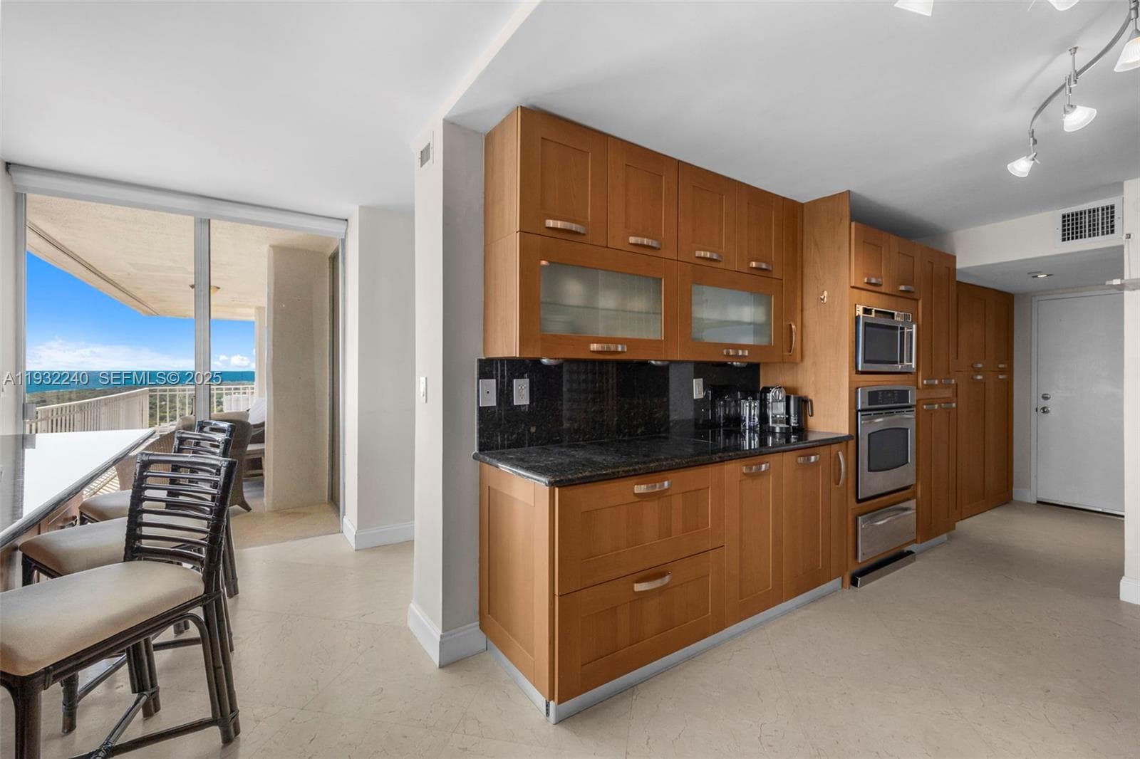 881 Ocean Dr 20A photo 12
