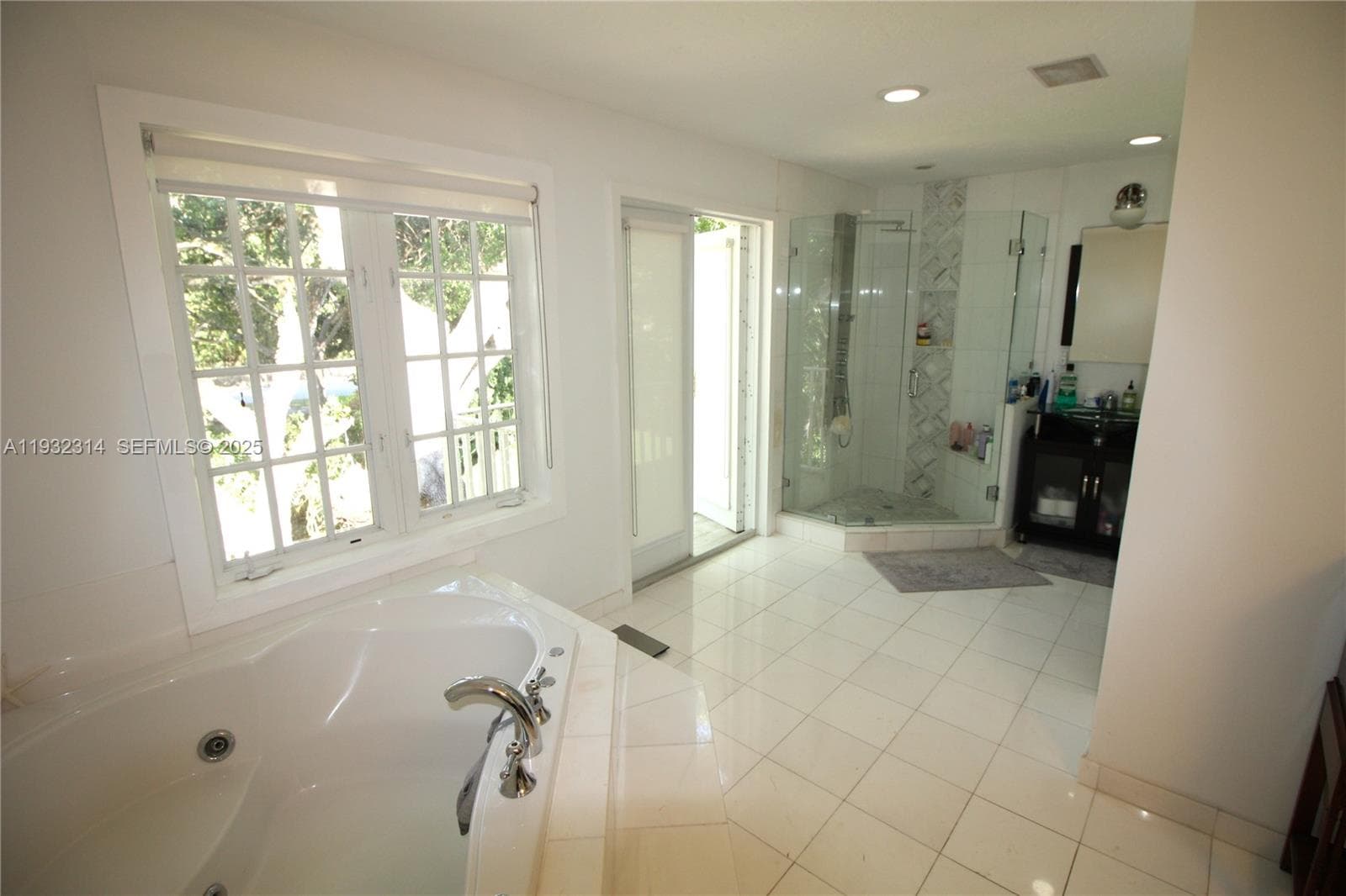 6750 Granada Blvd photo 25