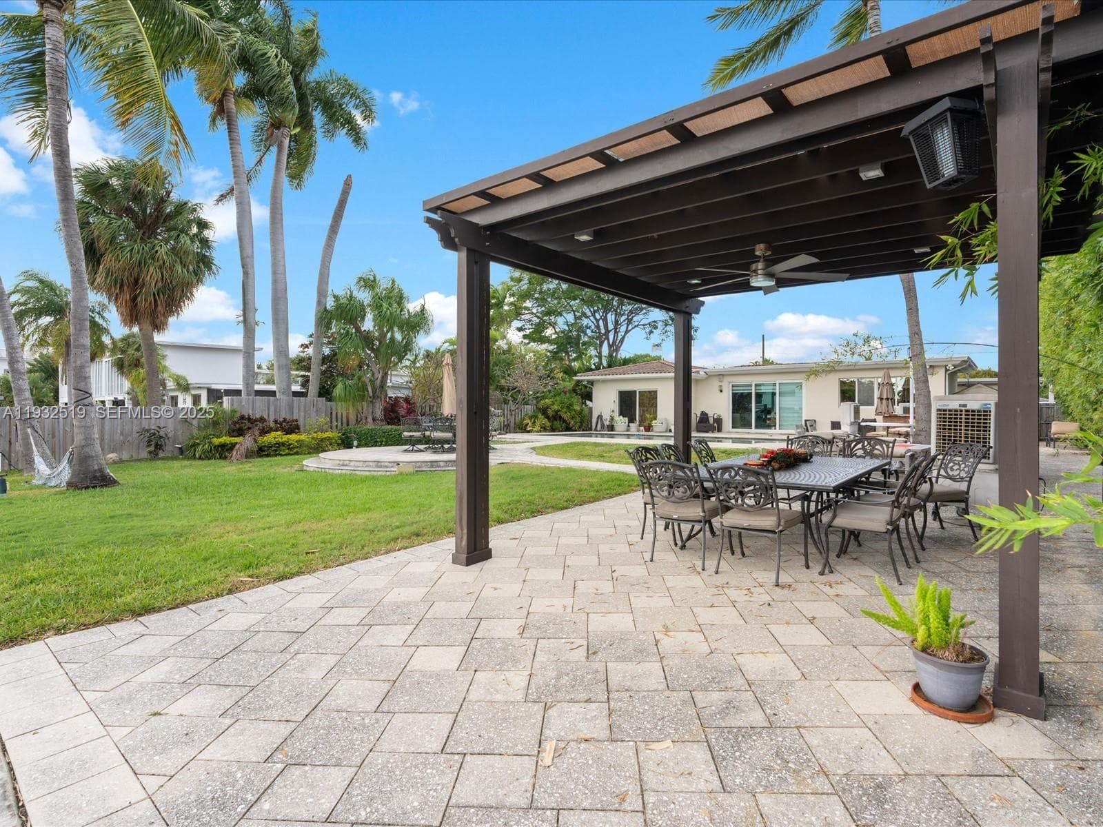 1000 Shore Dr photo 12