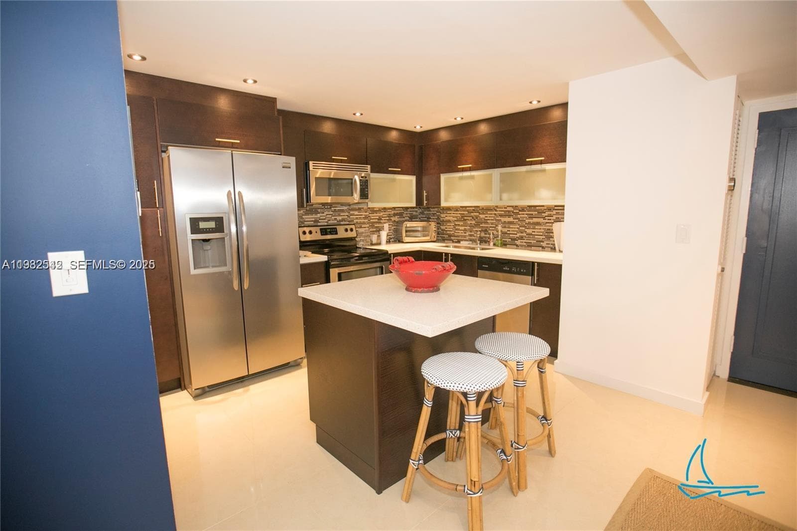 8877 Collins Ave 805 photo 6
