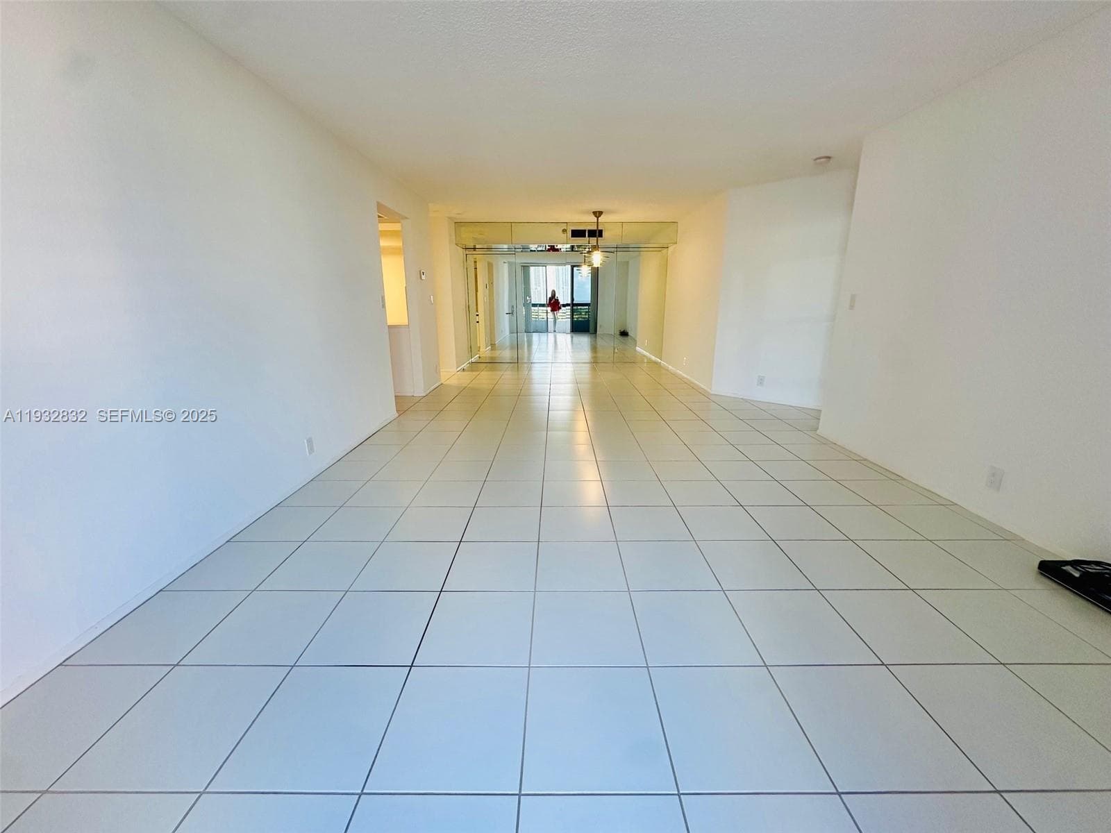19101 NE 36th Ct 1409 photo 2