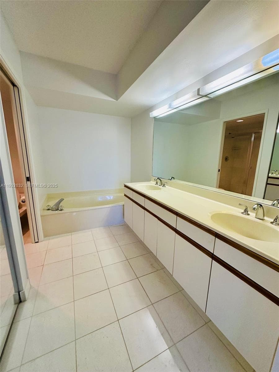 19101 NE 36th Ct 1409 photo 13