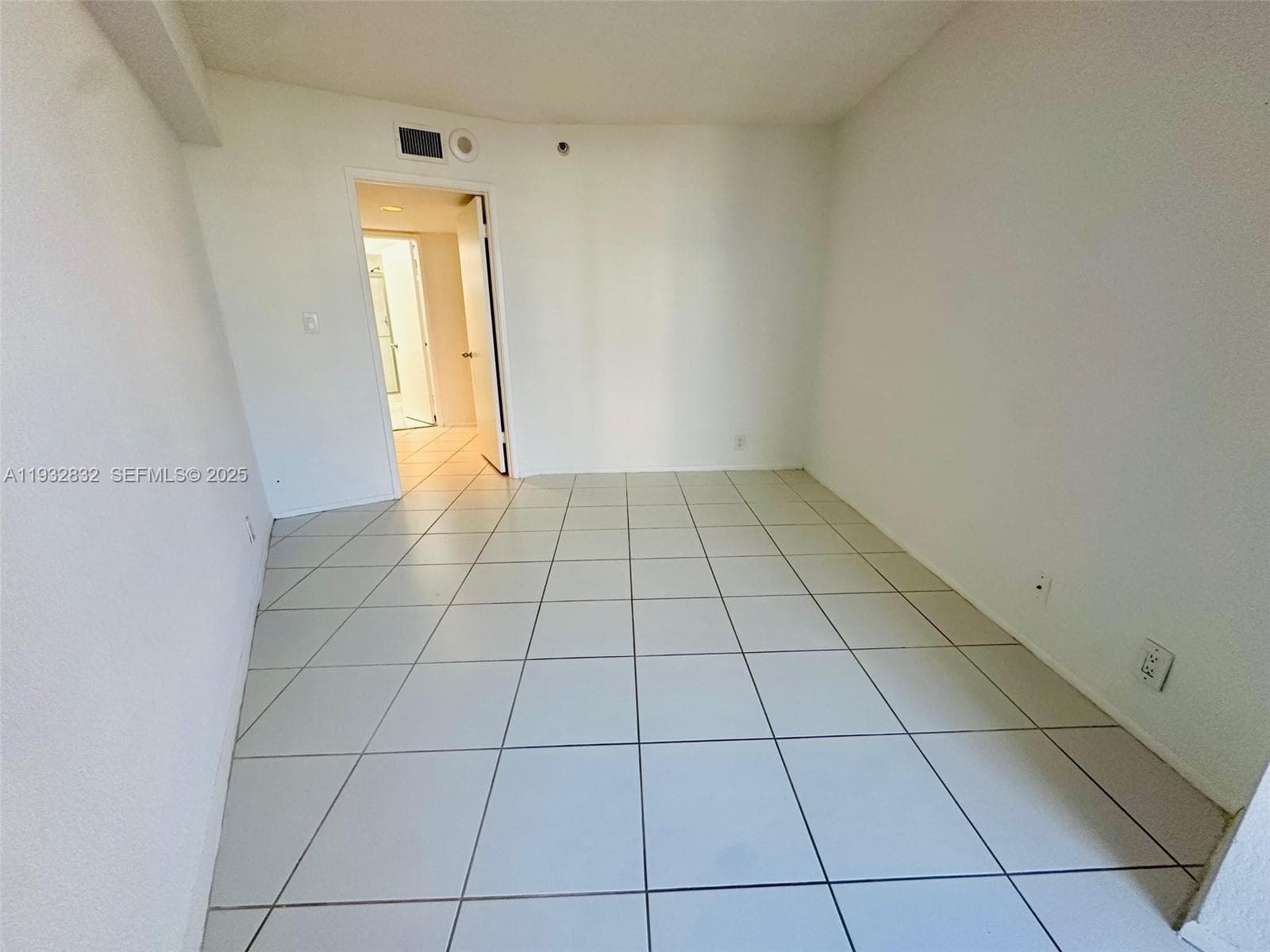 19101 NE 36th Ct 1409 photo 10