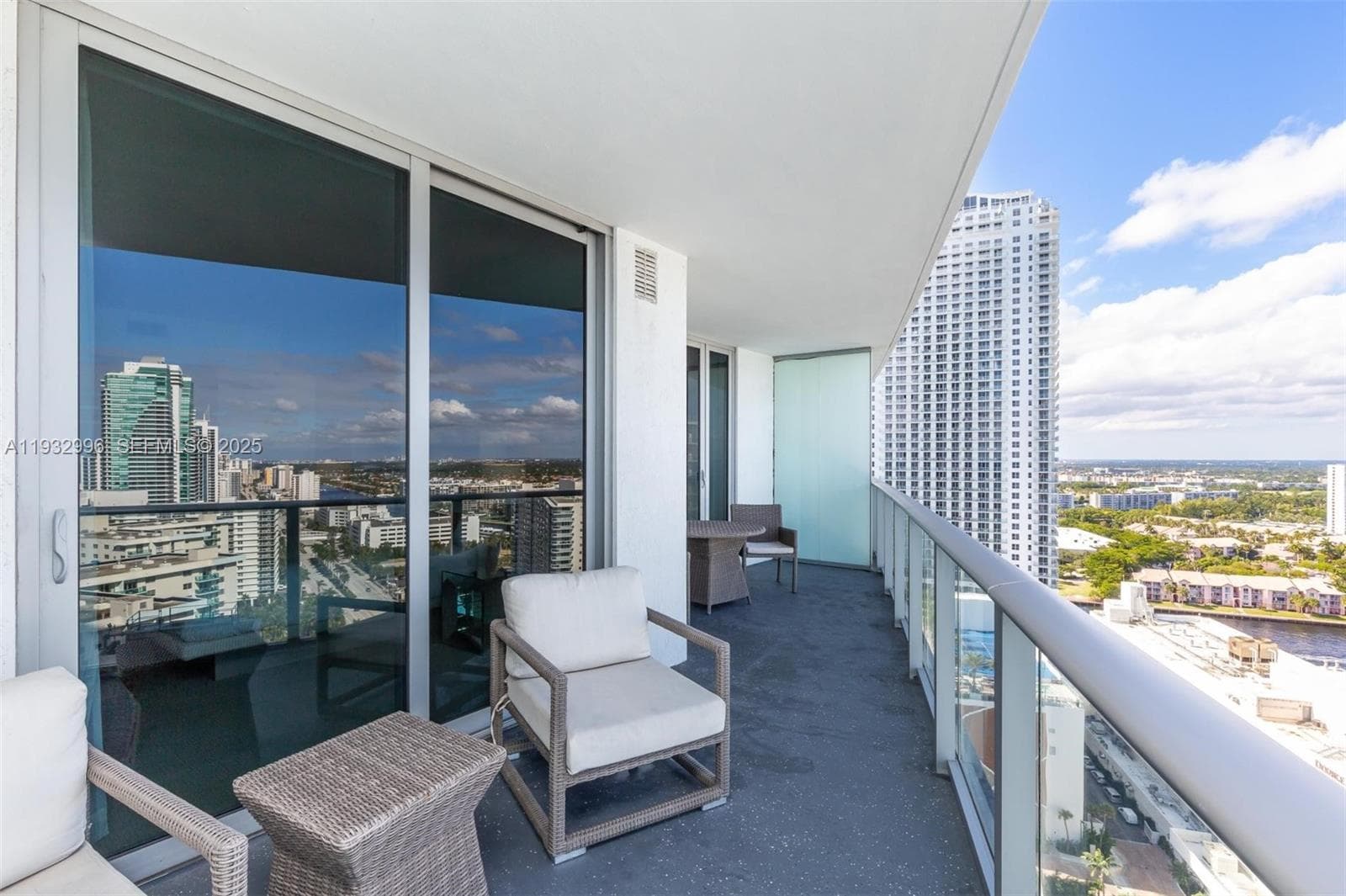 4111 Ocean Dr 1910 photo 24