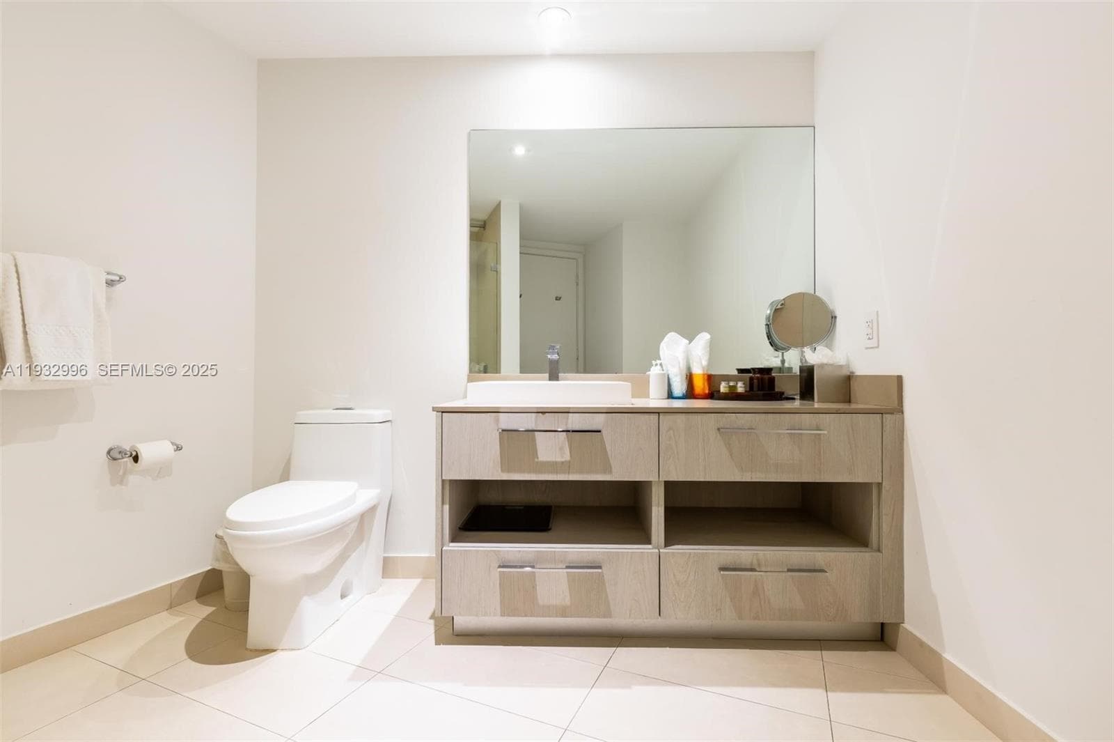 4111 Ocean Dr 1910 photo 15