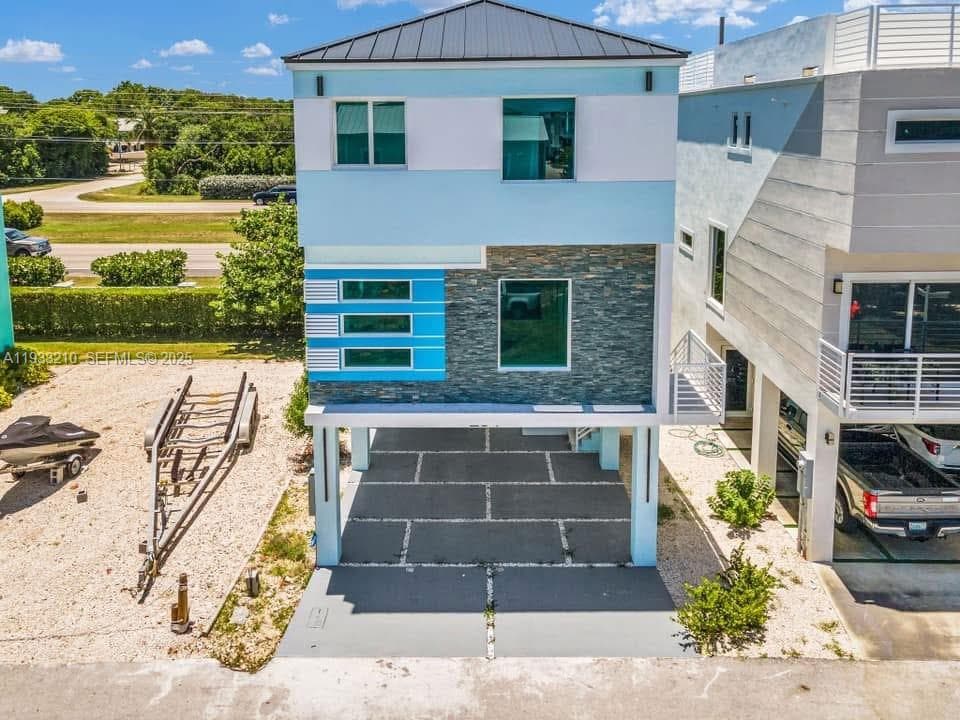 94825 Overseas Highway 1