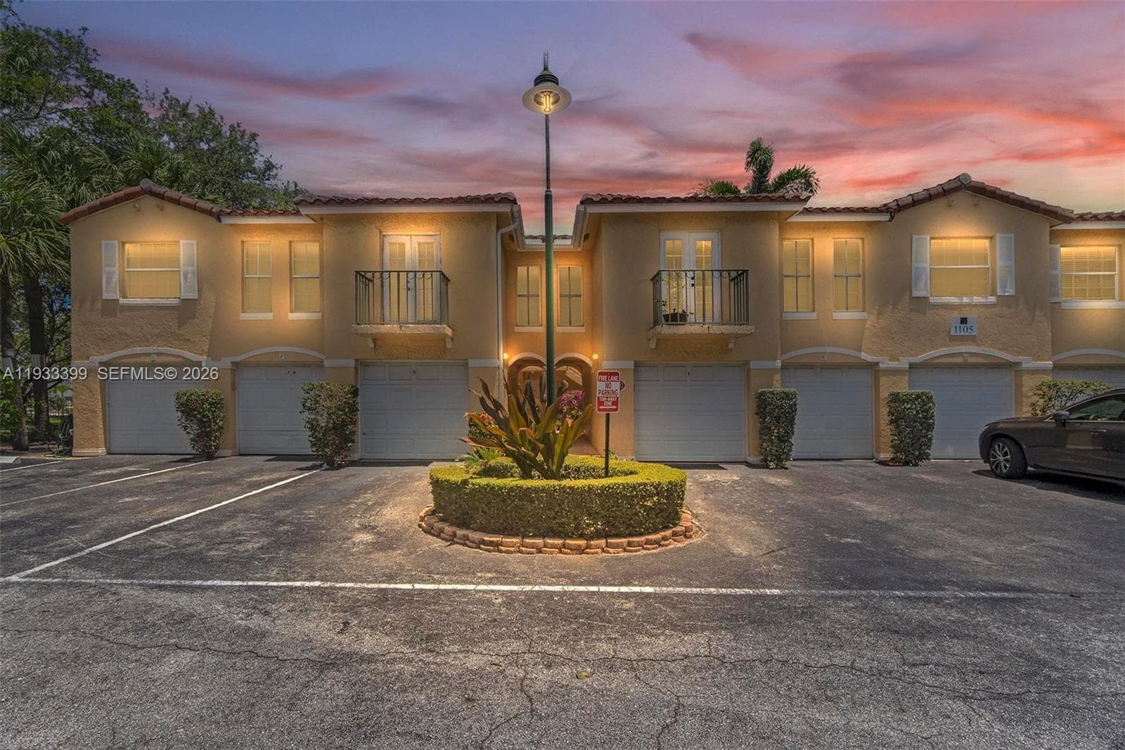 1105 Lake Shore Dr 1