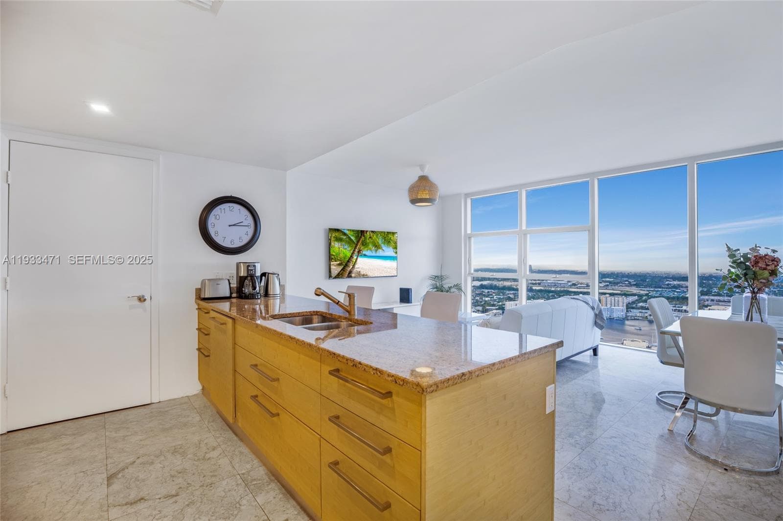 1830 S Ocean Dr 4707 photo 5