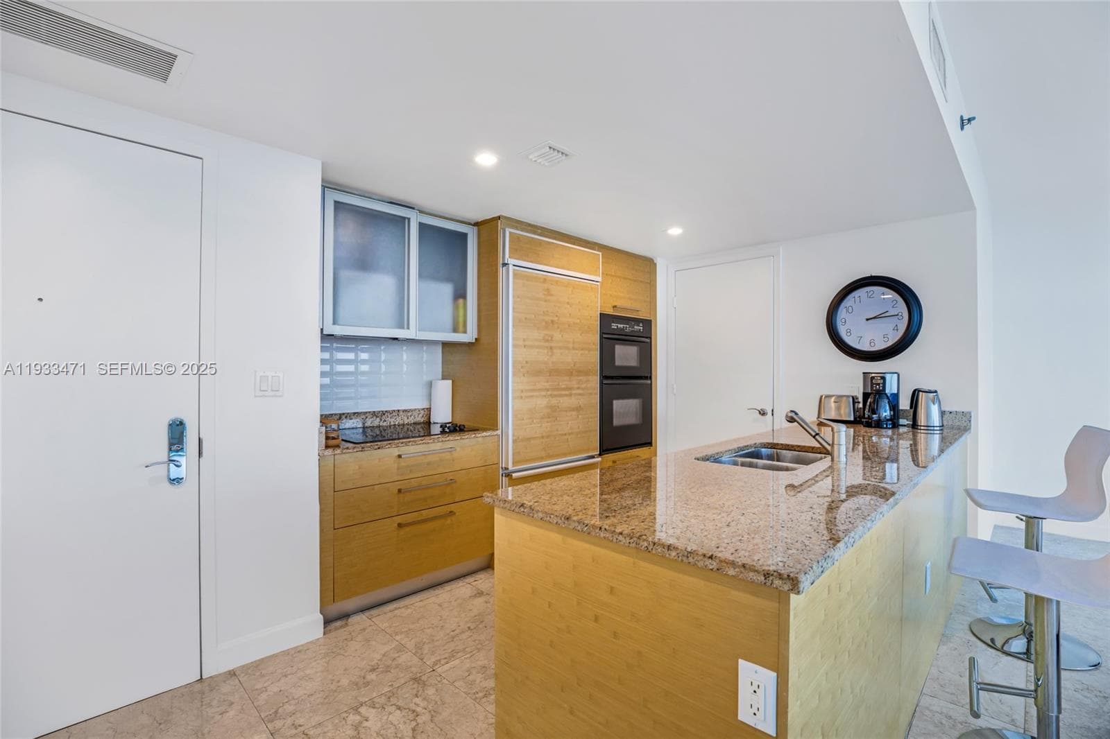 1830 S Ocean Dr 4707 photo 4