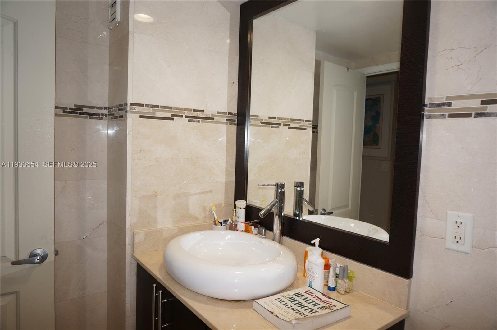 19390 Collins Ave PH-26 photo 23