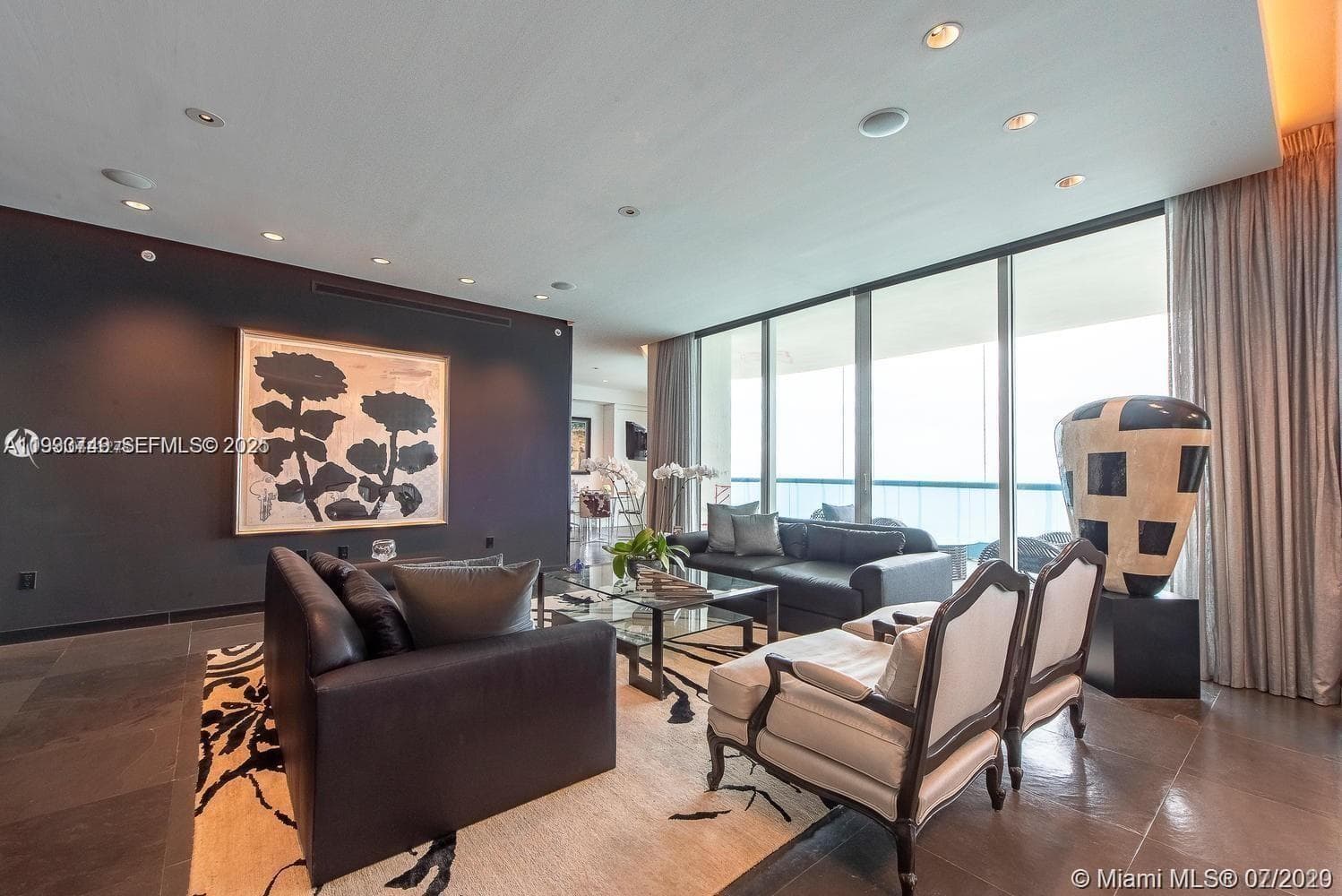 16051 Collins Ave 1