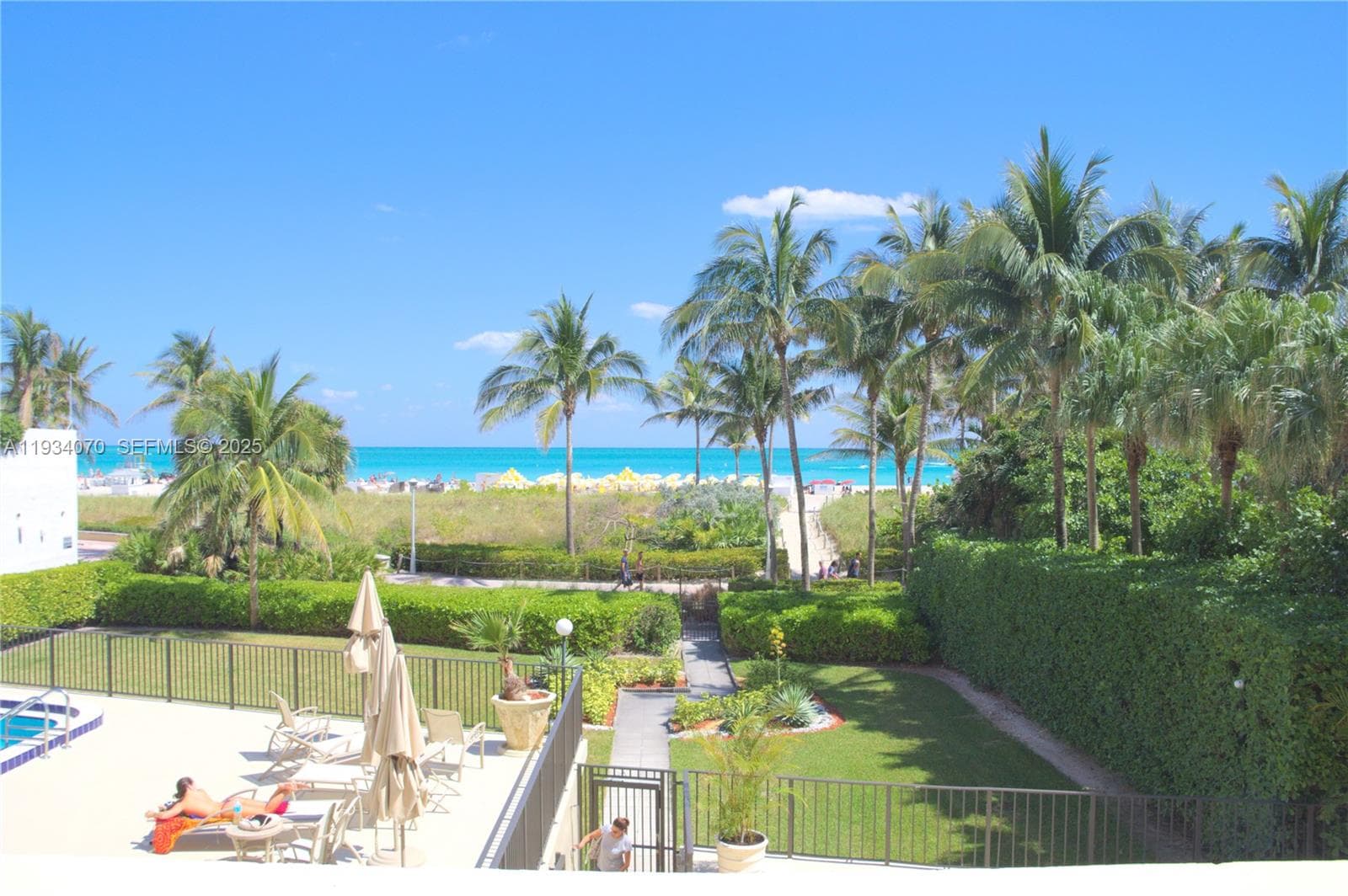 1623 Collins Ave 218 photo 1