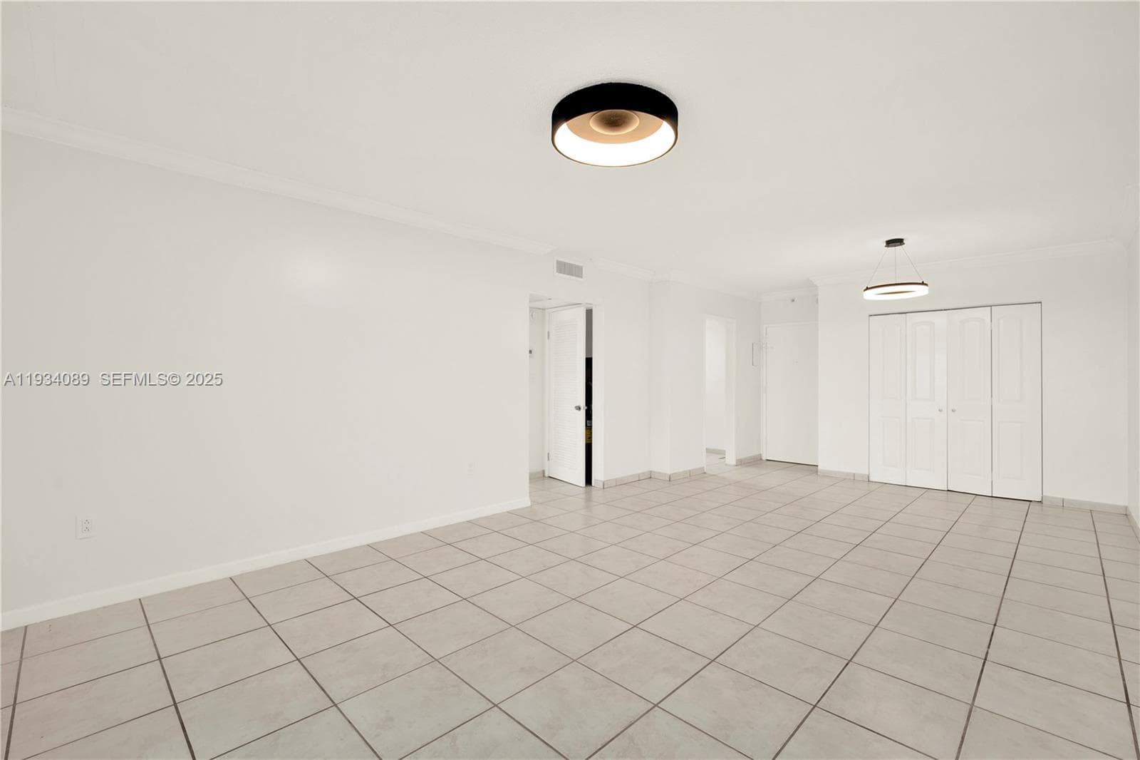 400 Kings Point Dr 1604 photo 18