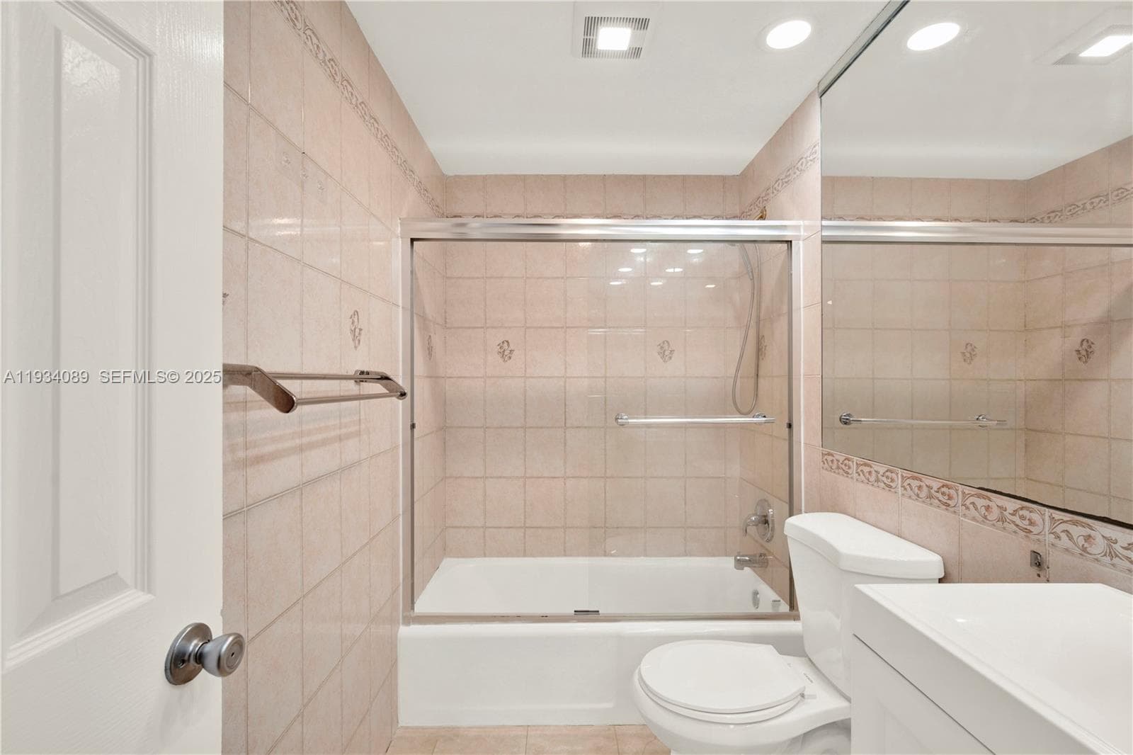400 Kings Point Dr 1604 photo 15