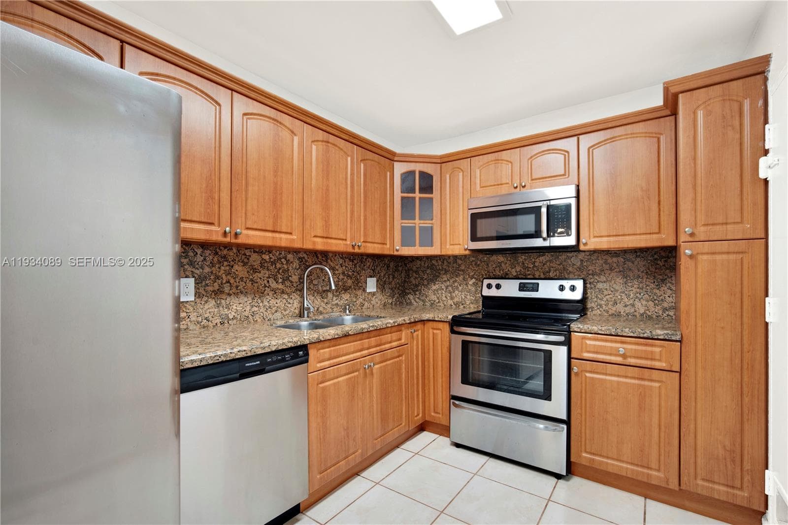 400 Kings Point Dr 1604 photo 11