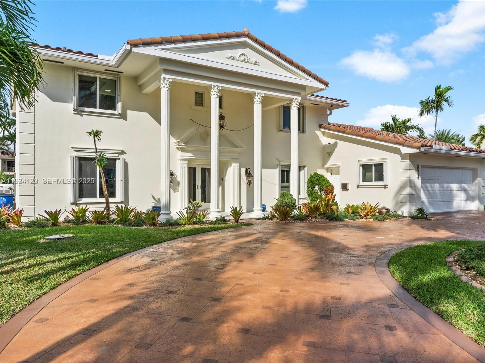 624 Palm Dr photo 6