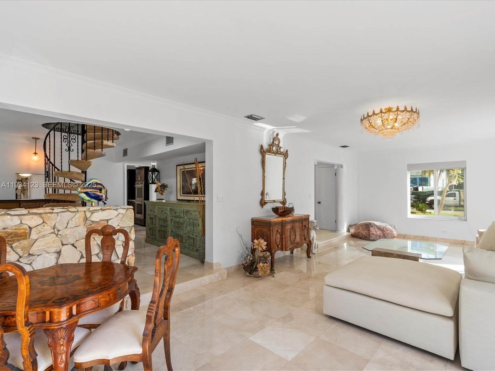 624 Palm Dr photo 13