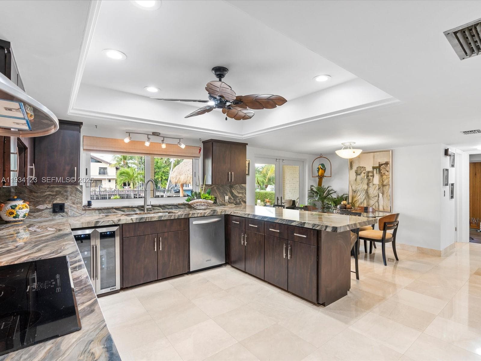 624 Palm Dr photo 16