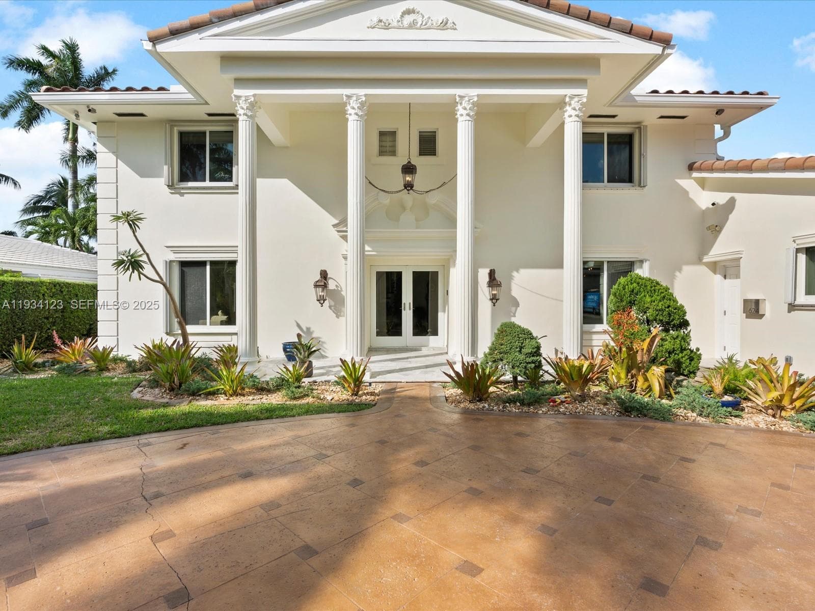 624 Palm Dr photo 7
