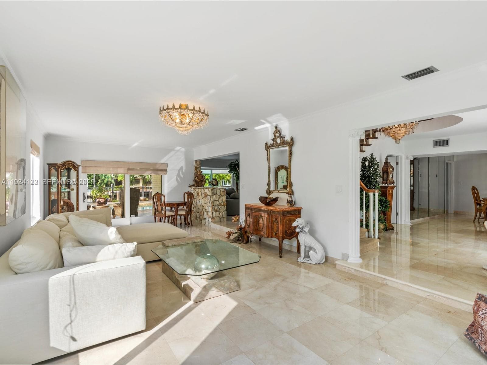 624 Palm Dr photo 11