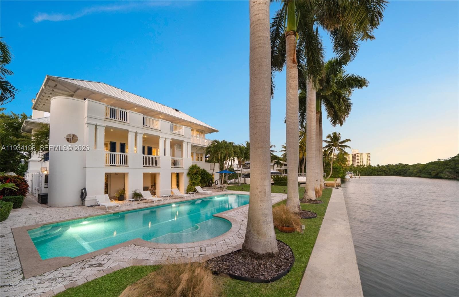 100 Cape Florida Dr photo 7