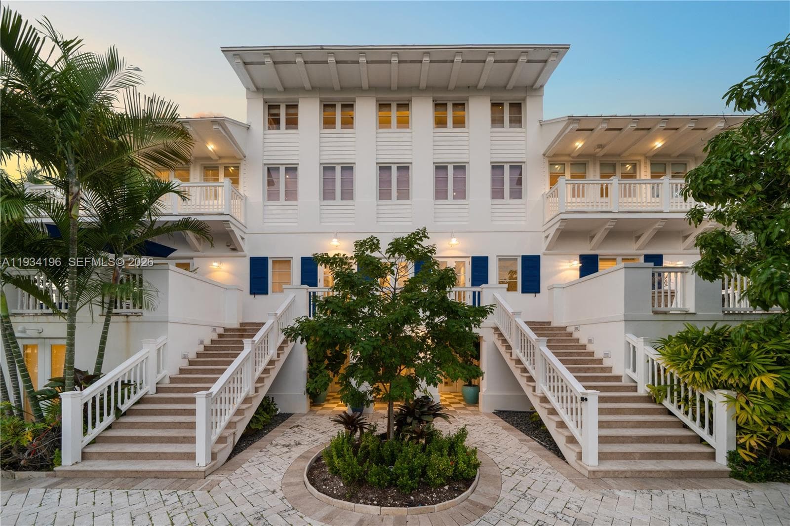 100 Cape Florida Dr 4