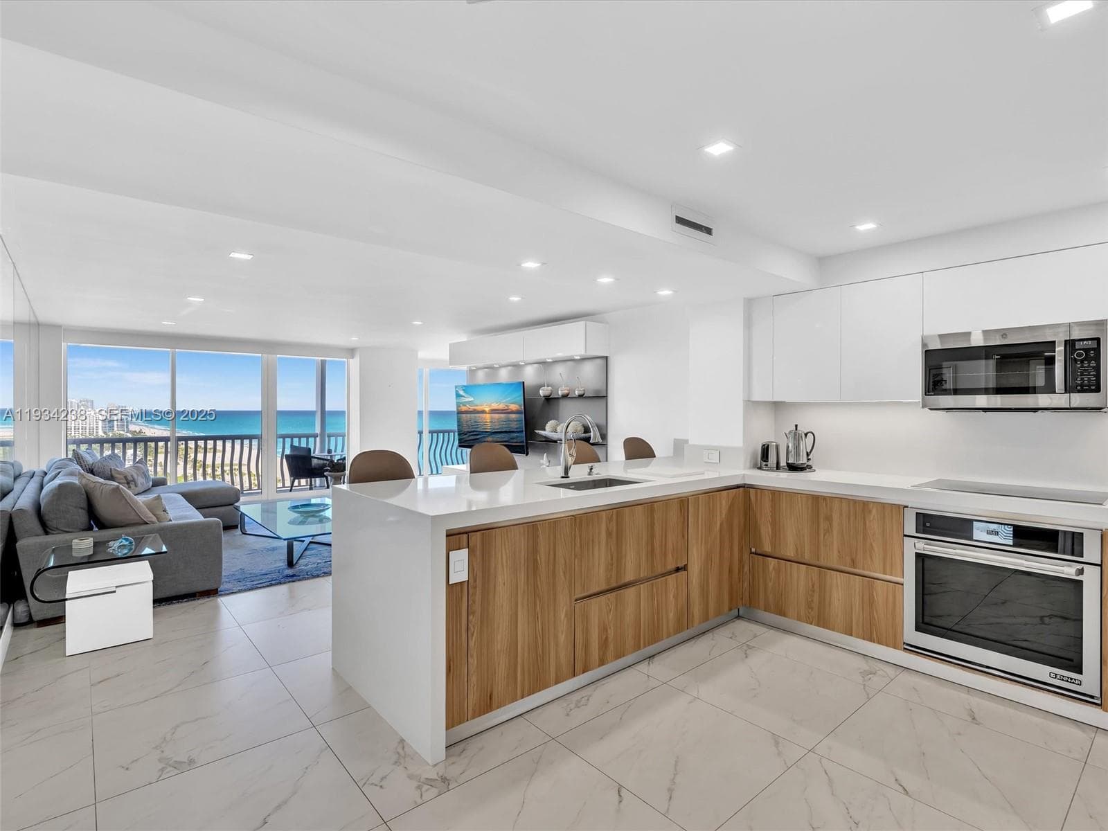 2200 Ocean Ln 5