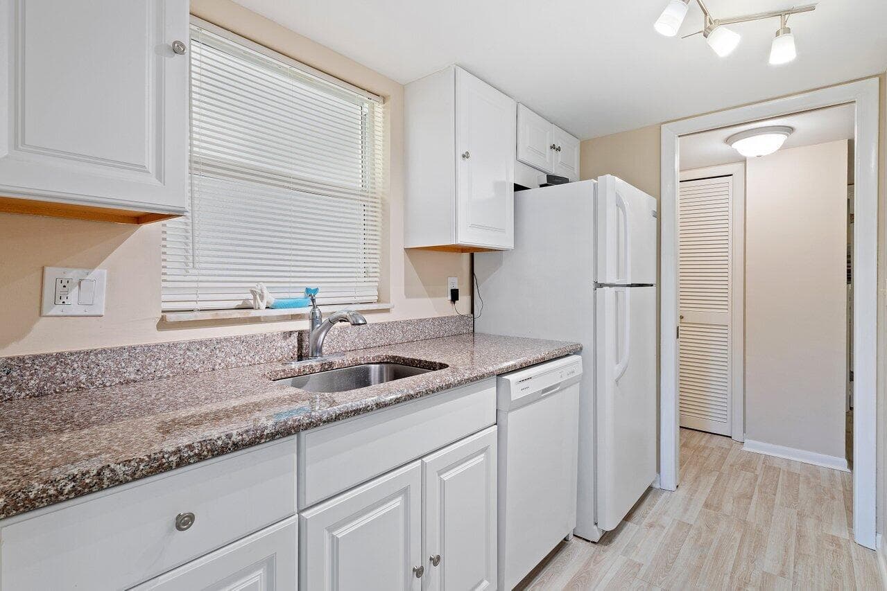 2525 Florida Boulevard 130 photo 10