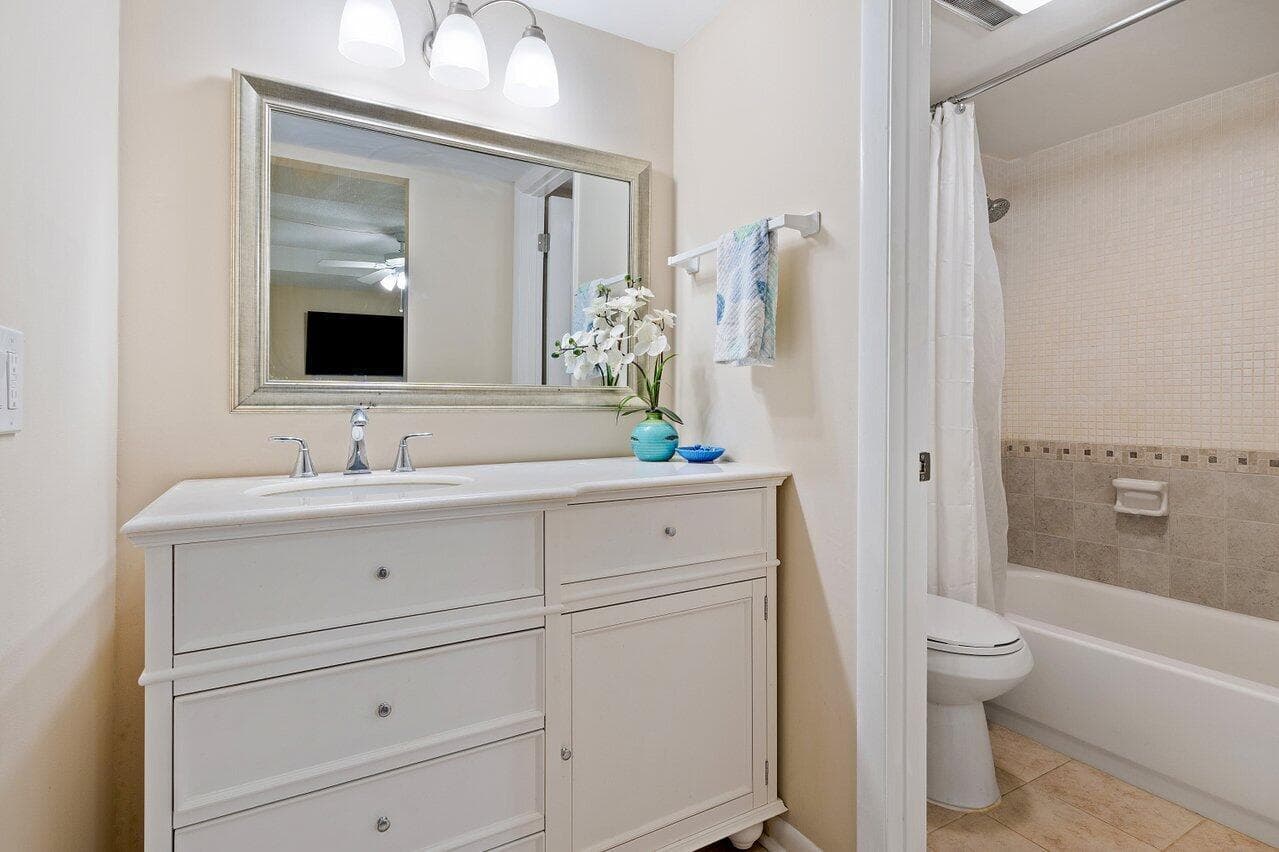 2525 Florida Boulevard 130 photo 15