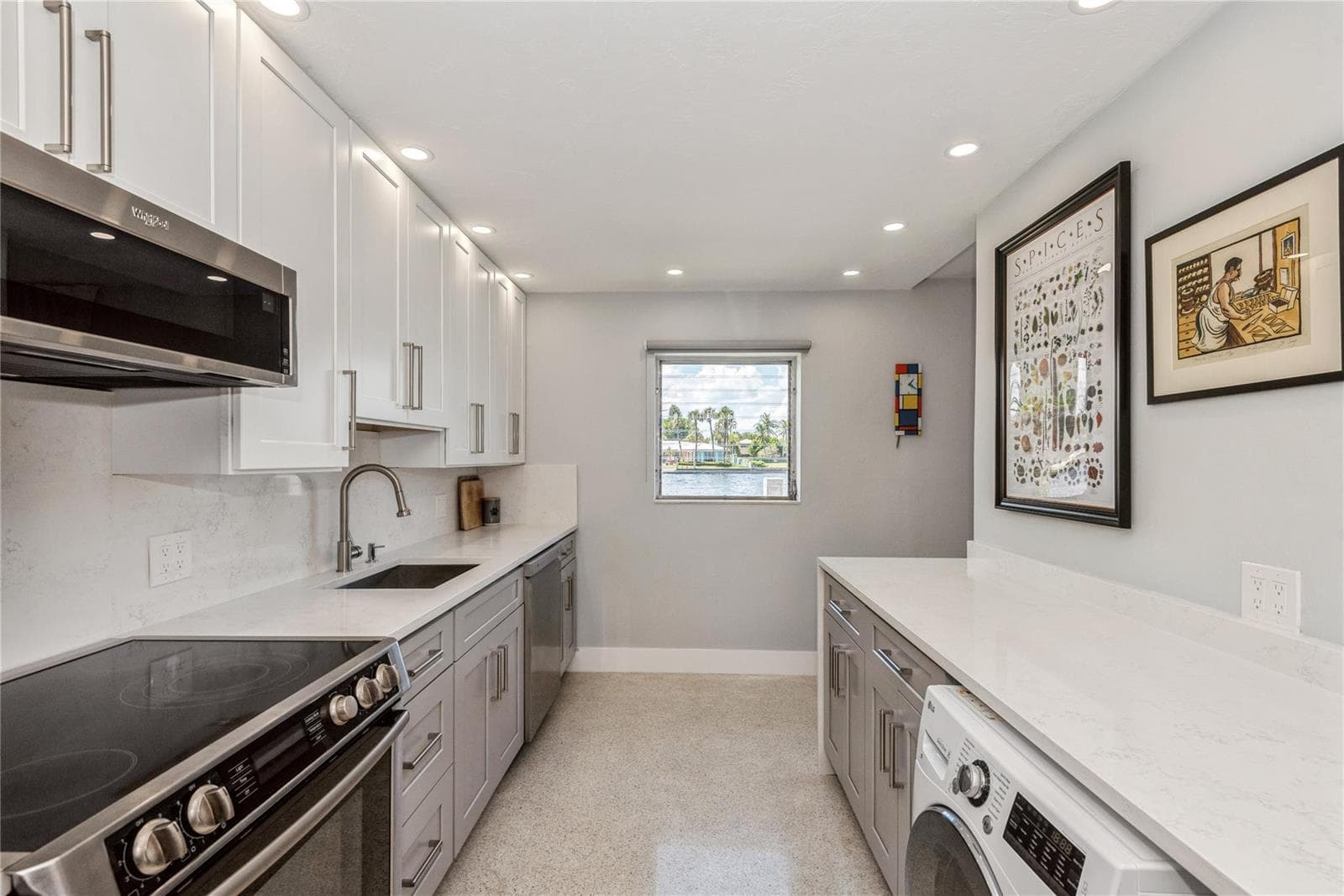561 Bayshore Drive 6 photo 11
