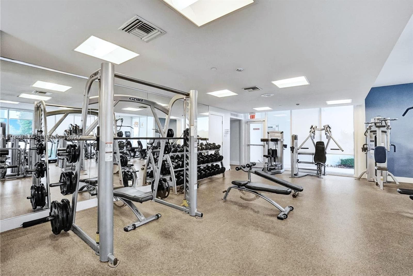 20281 E Country Club Dr 501 photo 25