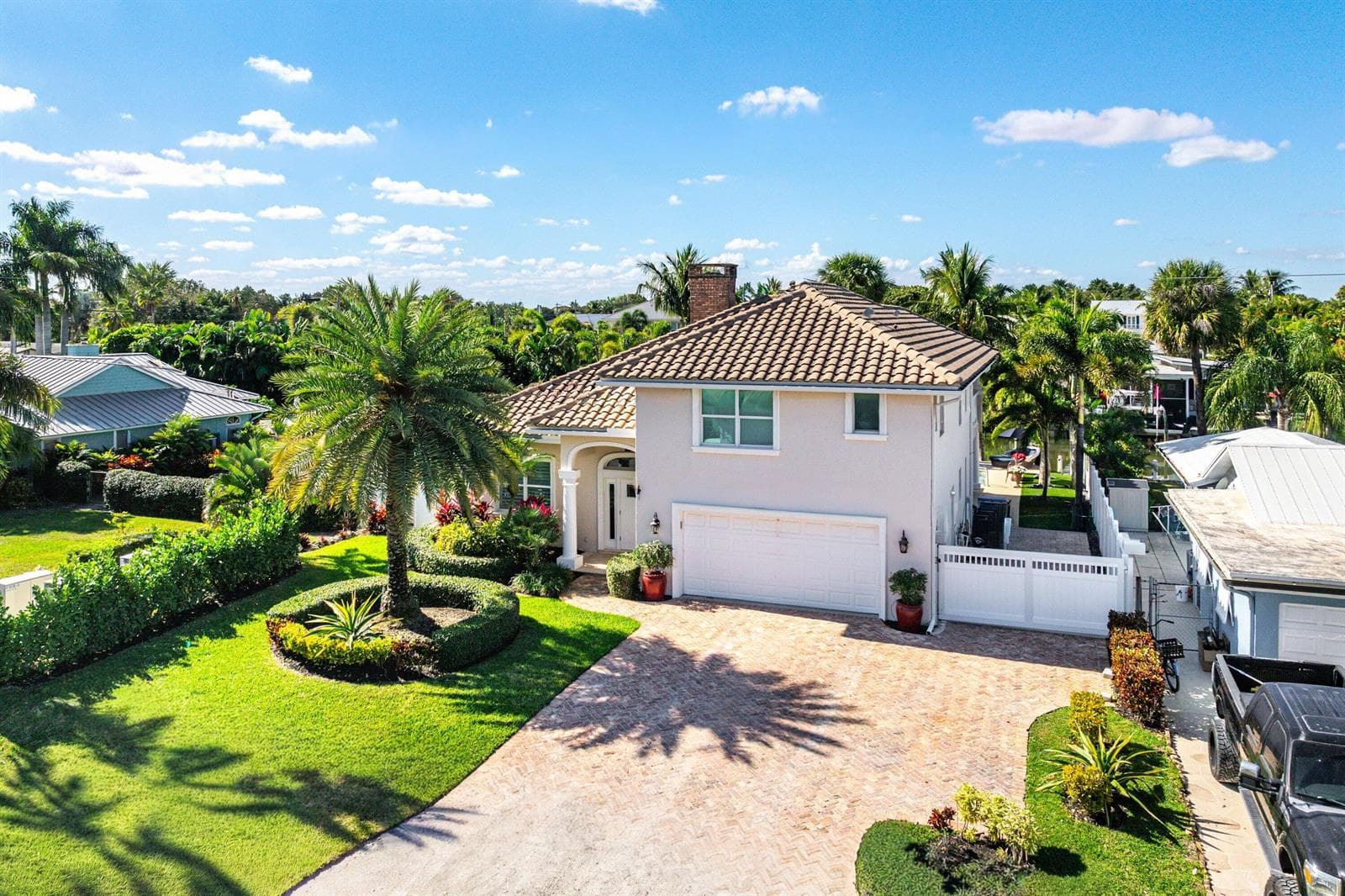906 Dolphin Drive 3