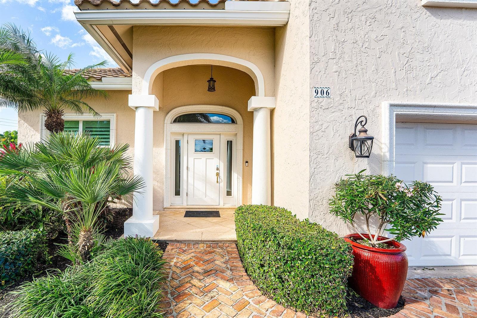 906 Dolphin Drive 4