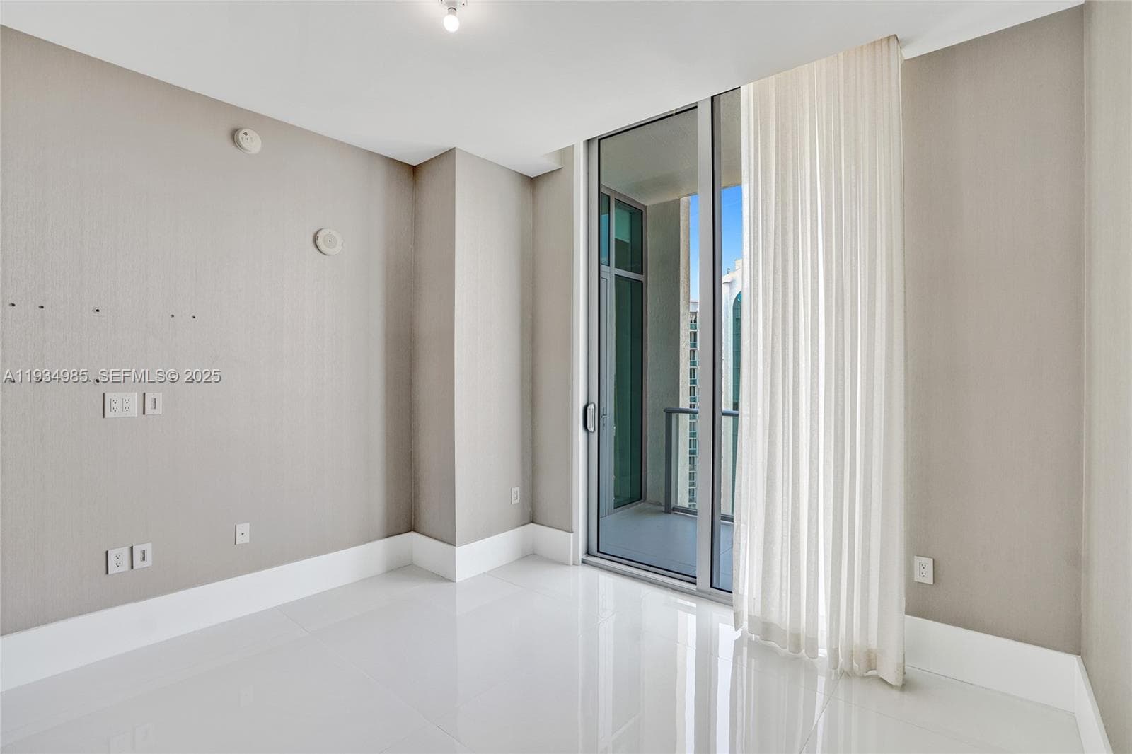 300 Sunny Isles Blvd 4-TS-04 photo 14