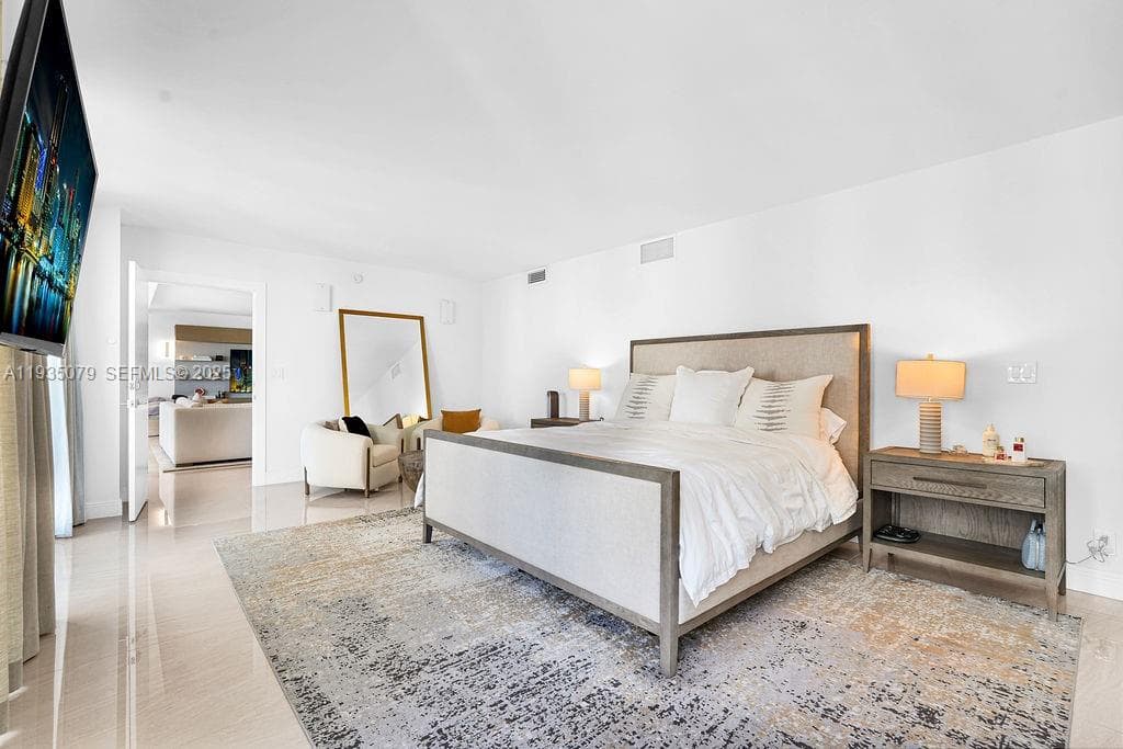 10155 Collins Ave 1106 photo 23