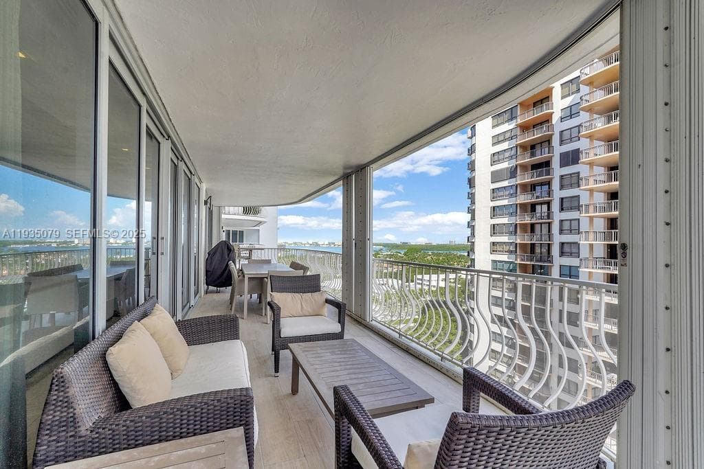 10155 Collins Ave 1106 photo 7