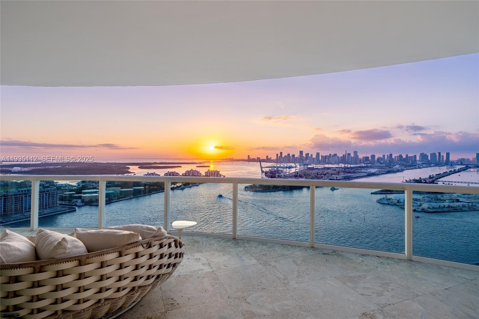 1000 Pointe Dr 2