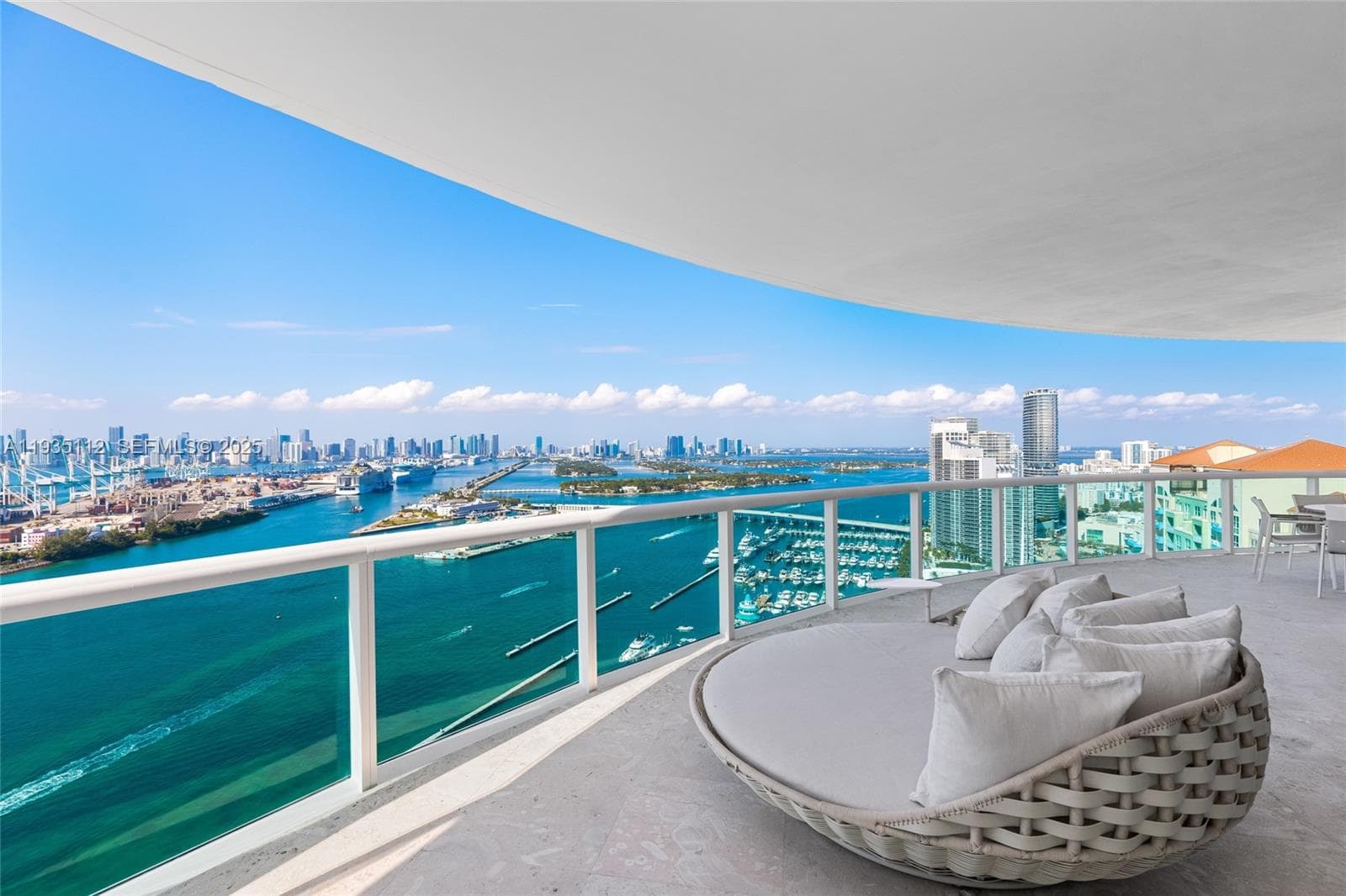 1000 Pointe Dr 1