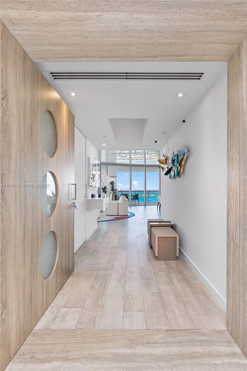 1000 Pointe Dr 5