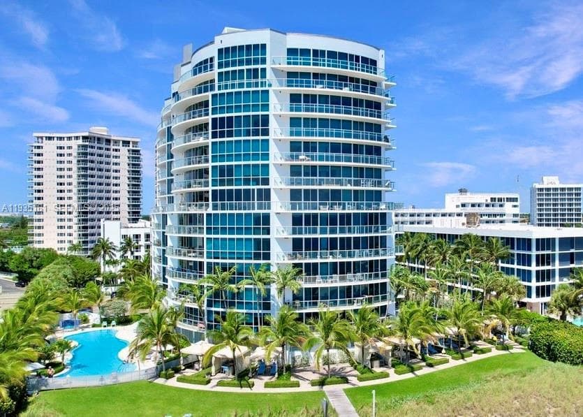 1200 Holiday Dr 1