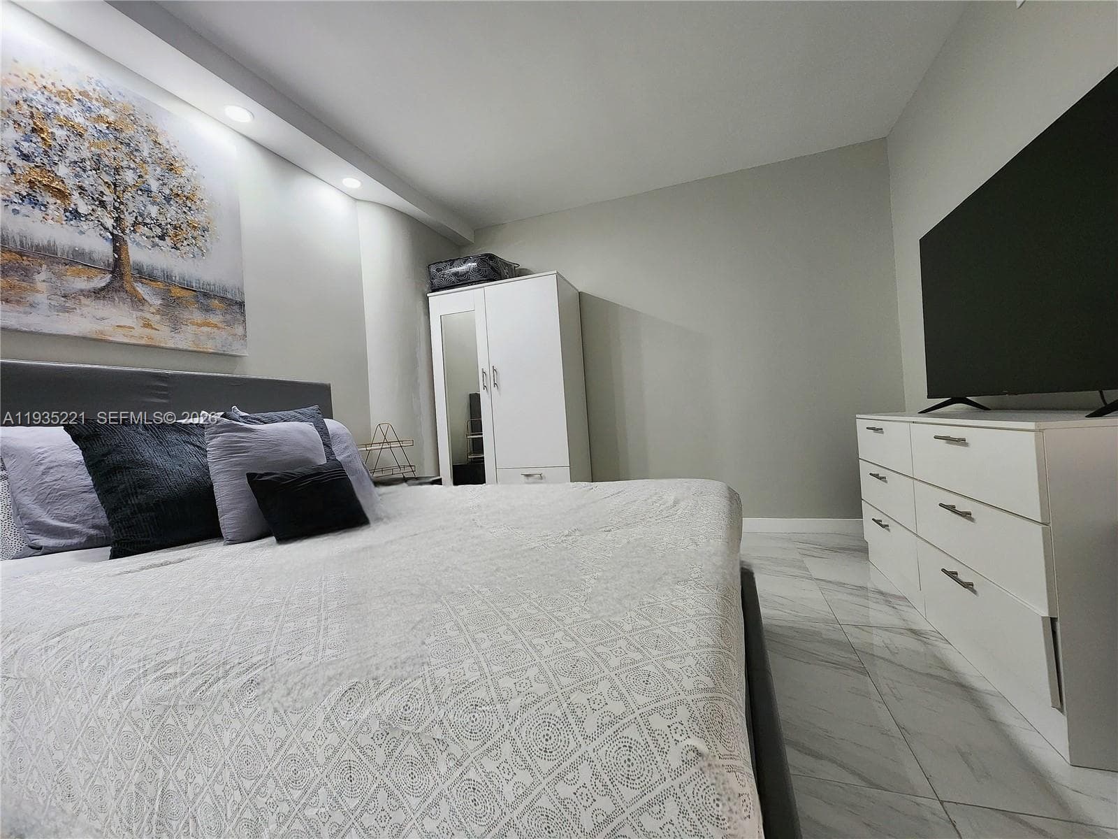 3725 S Ocean Dr 425 photo 10