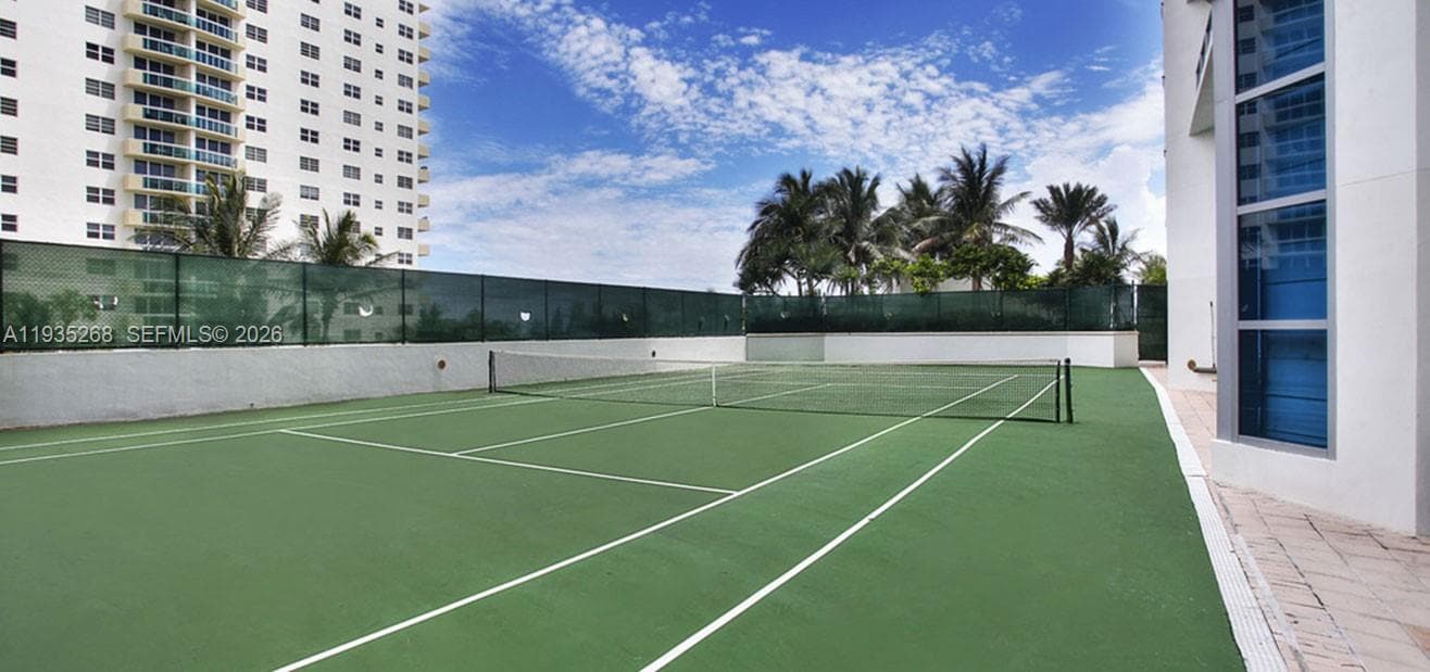 3101 Ocean Dr 606 photo 22
