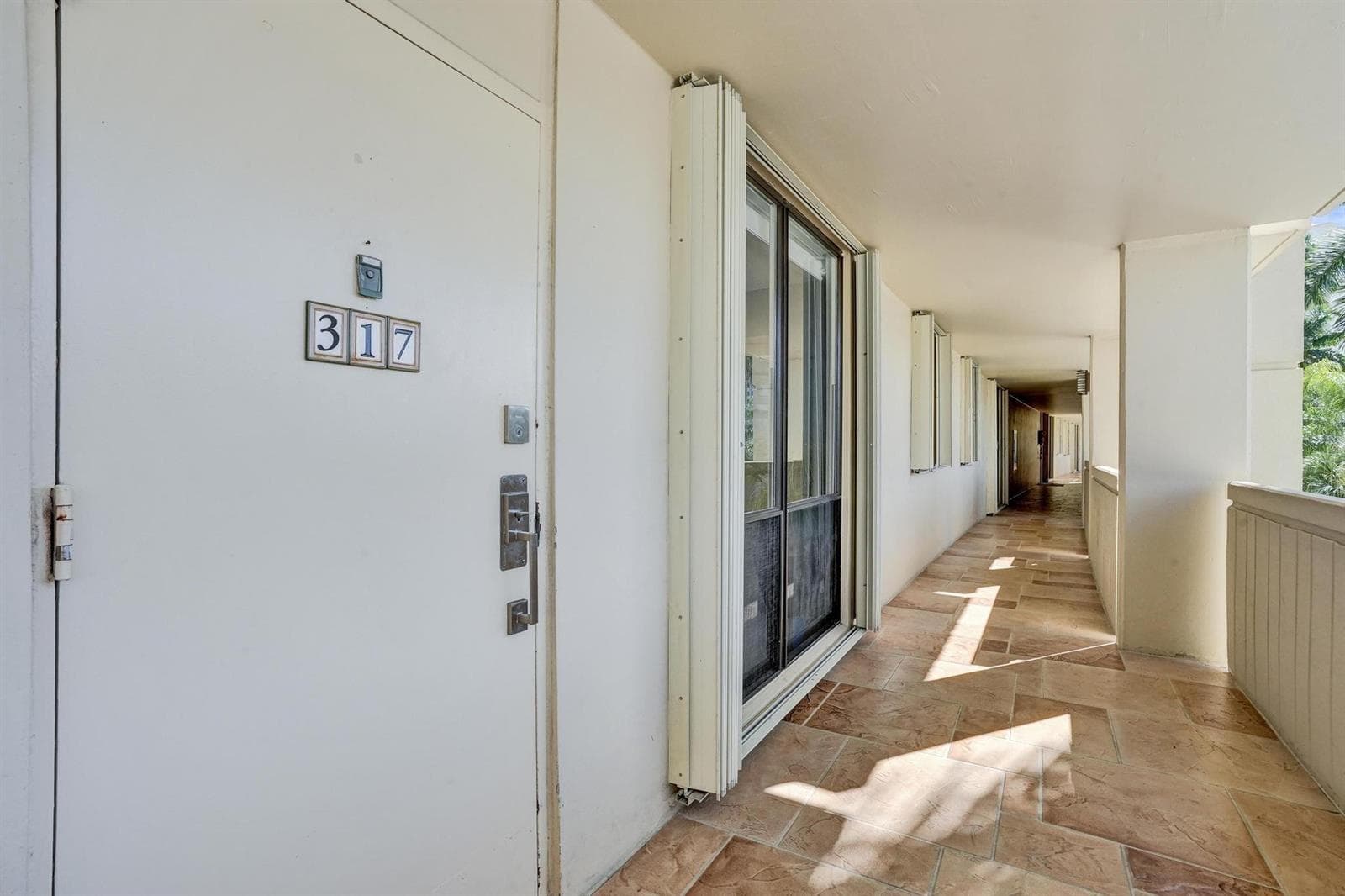 132 Lakeshore Drive #317 4