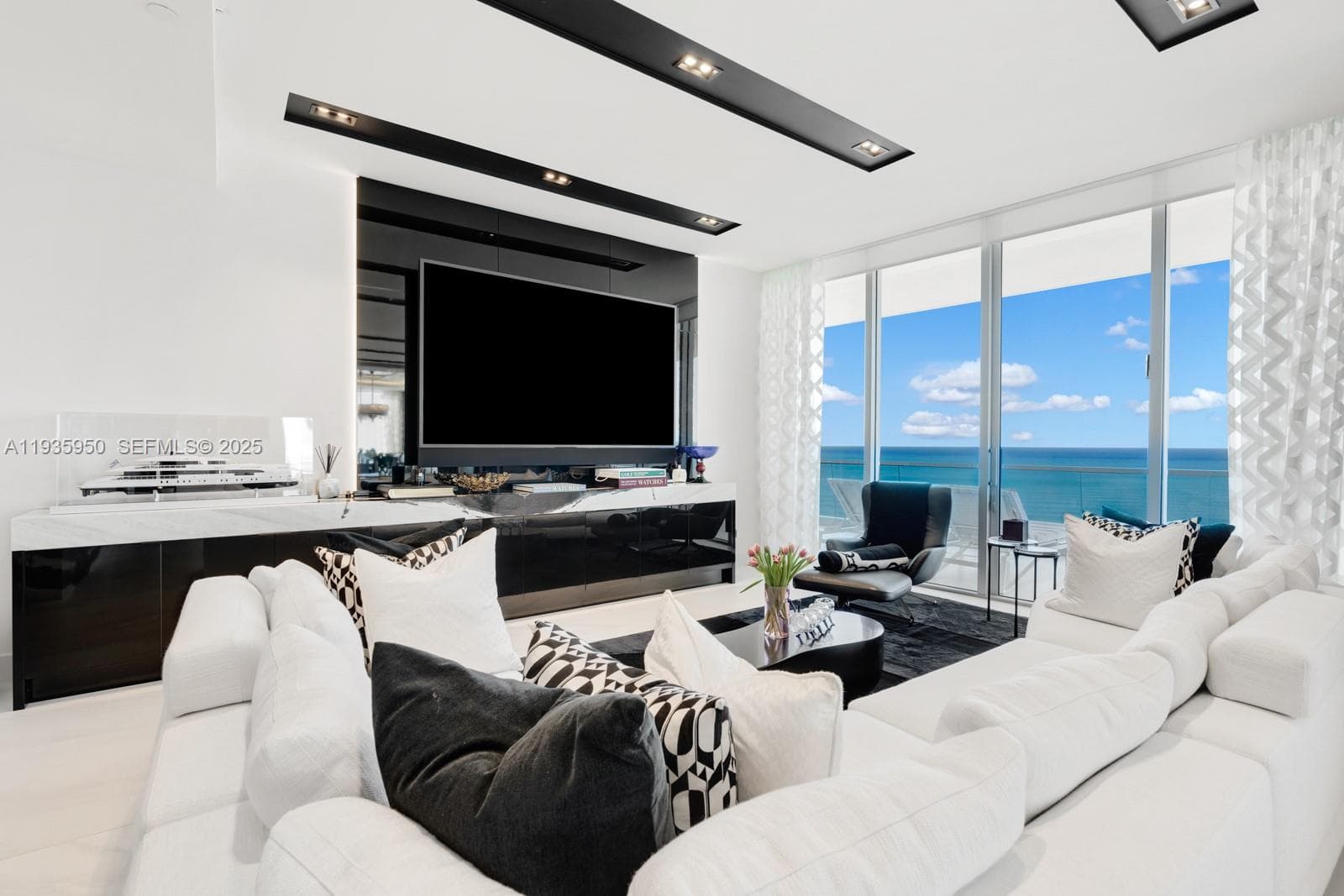 18501 Collins Ave 2304 photo 7