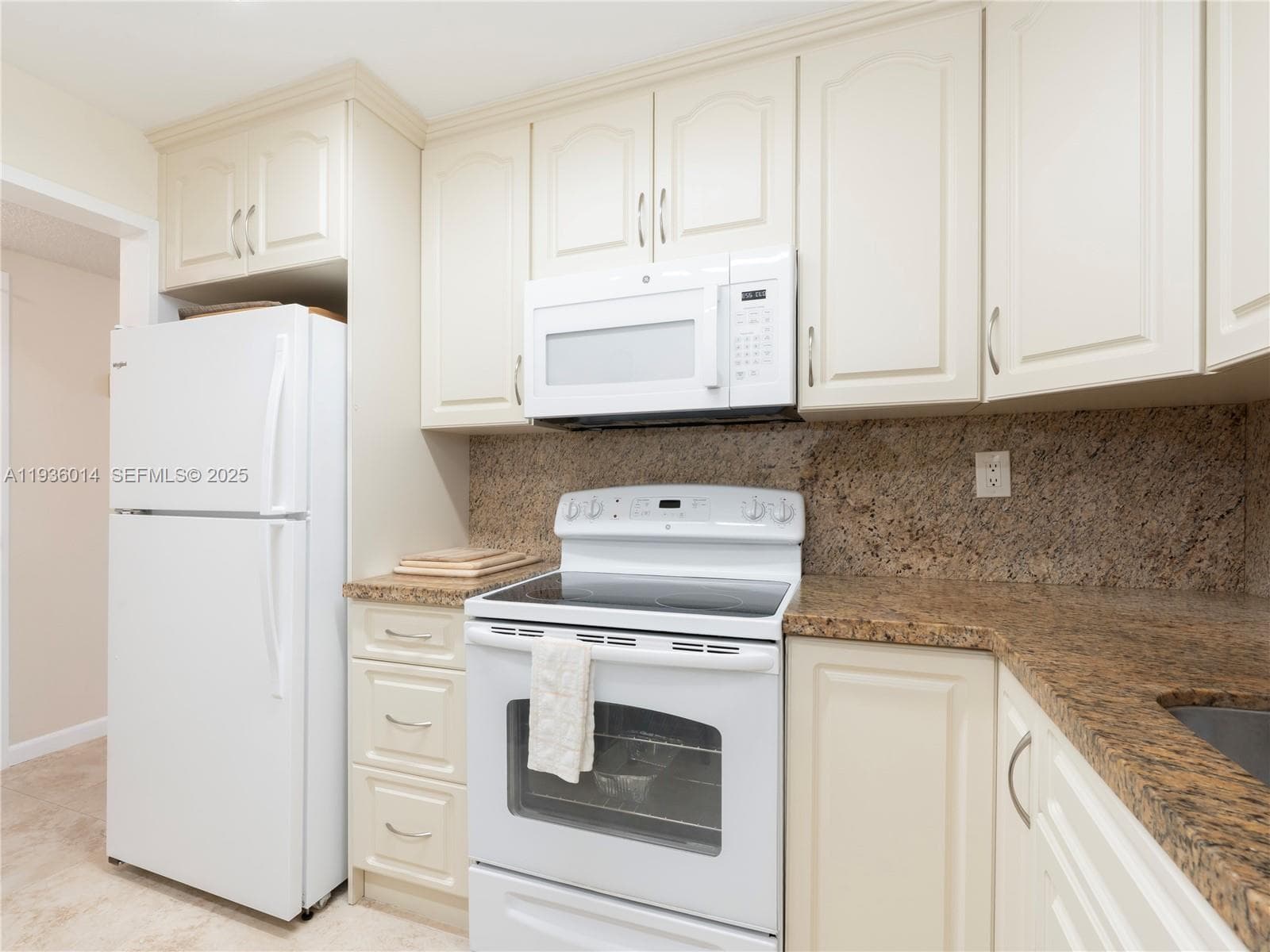 3725 Ocean Dr 1606 photo 6