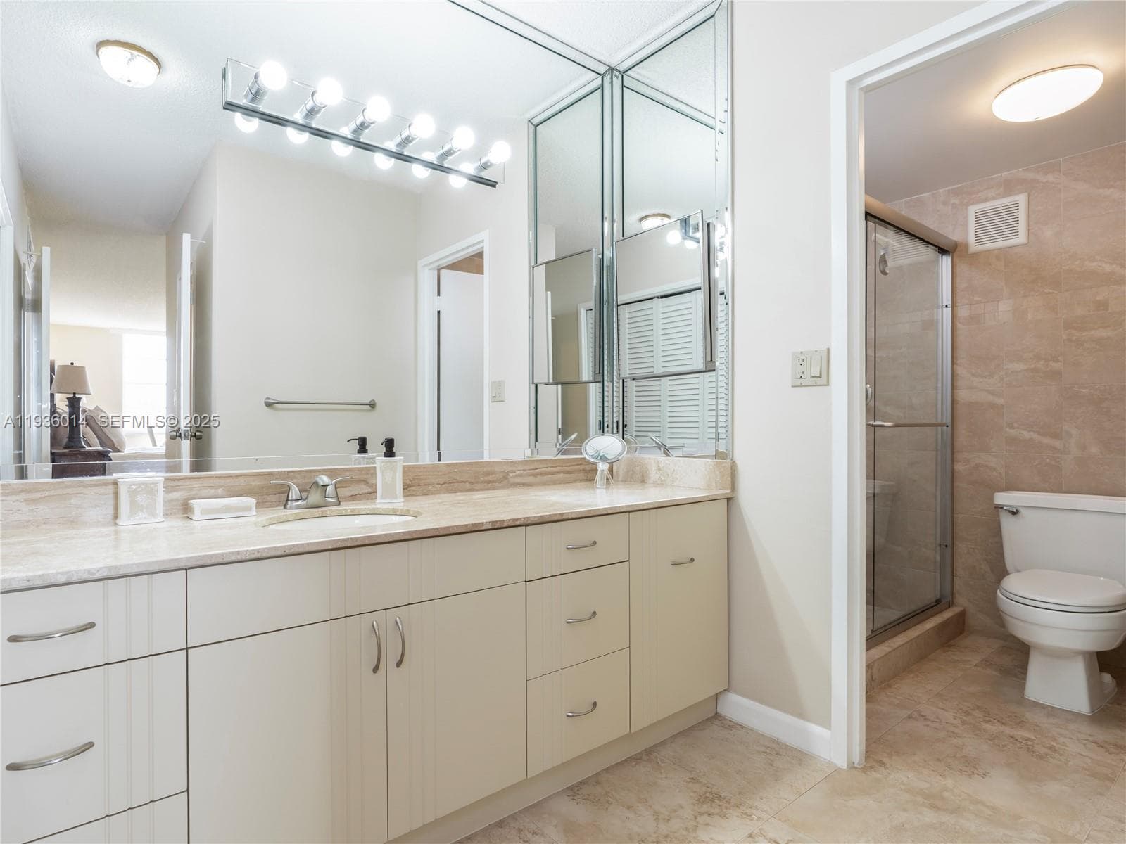 3725 Ocean Dr 1606 photo 9