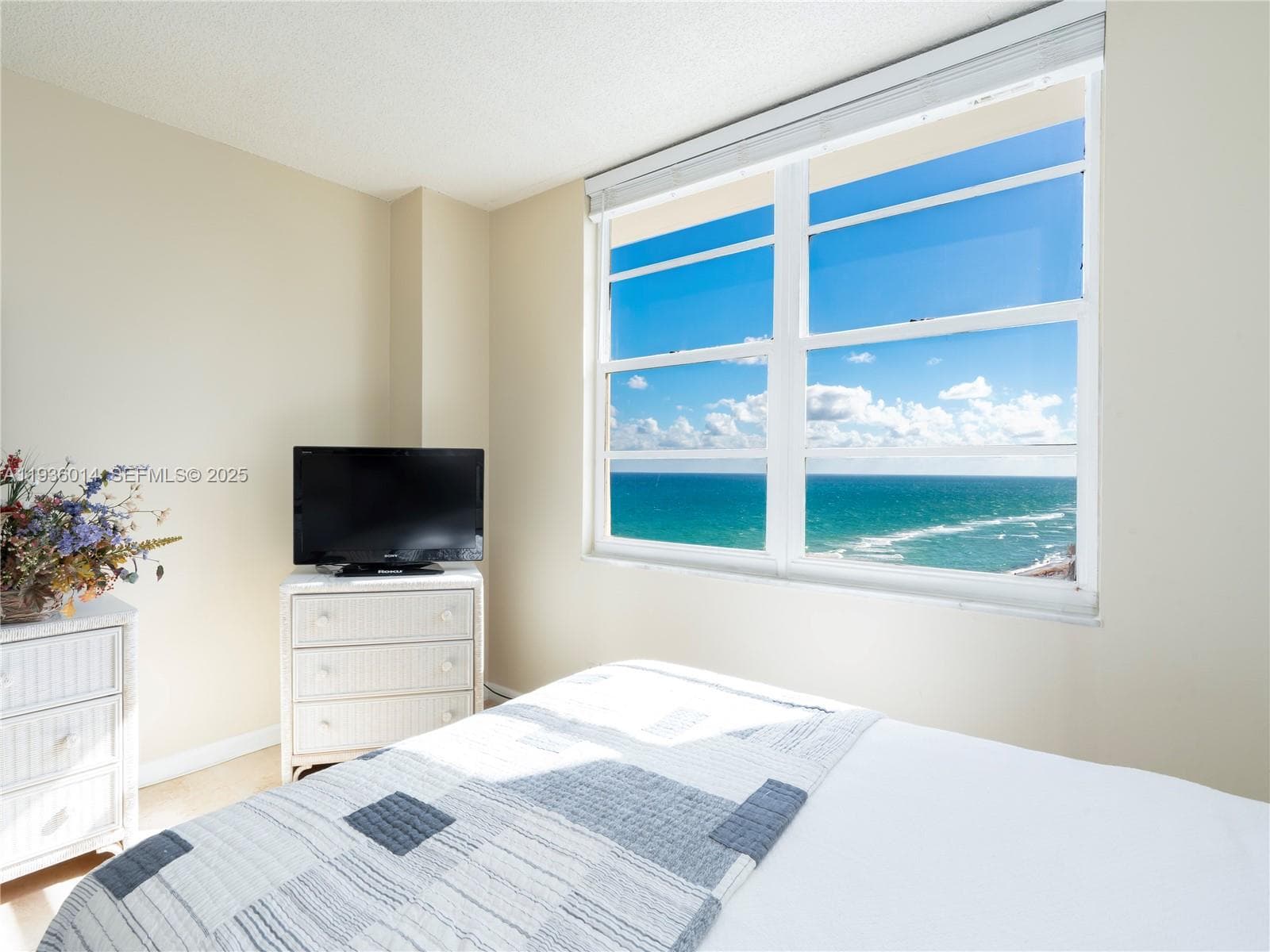 3725 Ocean Dr 1606 photo 10