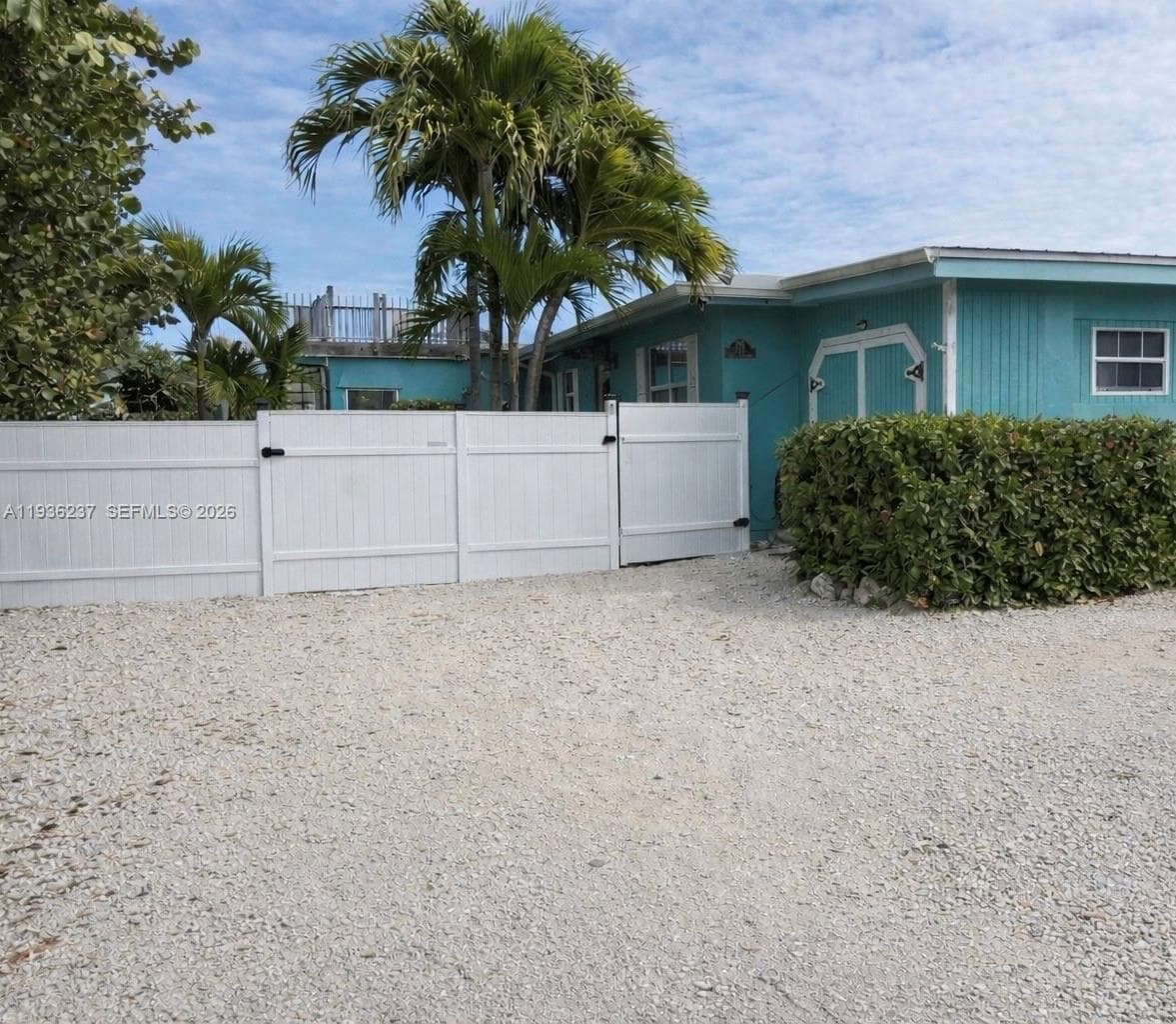 715 Caribbean Dr E photo 16